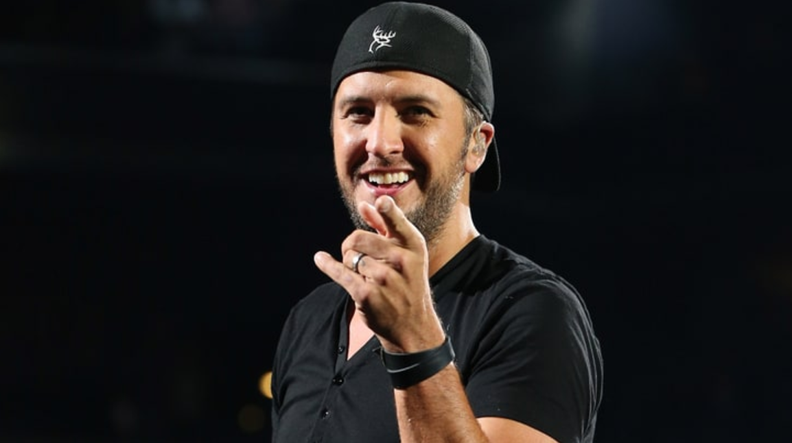 Rolling Stone Country: Watch Luke Bryan Practice With the Chicago White Sox
