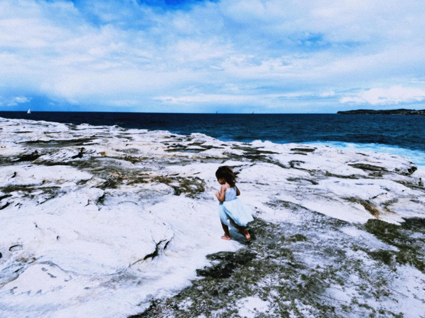 Last one on this &ldquo;tremors&rdquo; poem I swear. Writing is really helping me harvest medicine from life&rsquo;s fast moving experiences of postpartum&hellip; so let me remind myself until it sinks in. 
.
Back when we had our first bush wander in