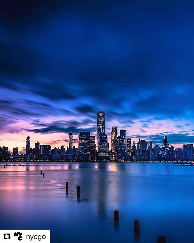 #Repost @nycgo
・・・
Lower Manhattan as photographed from Brooklyn Bridge Park, just south of Pier 1.