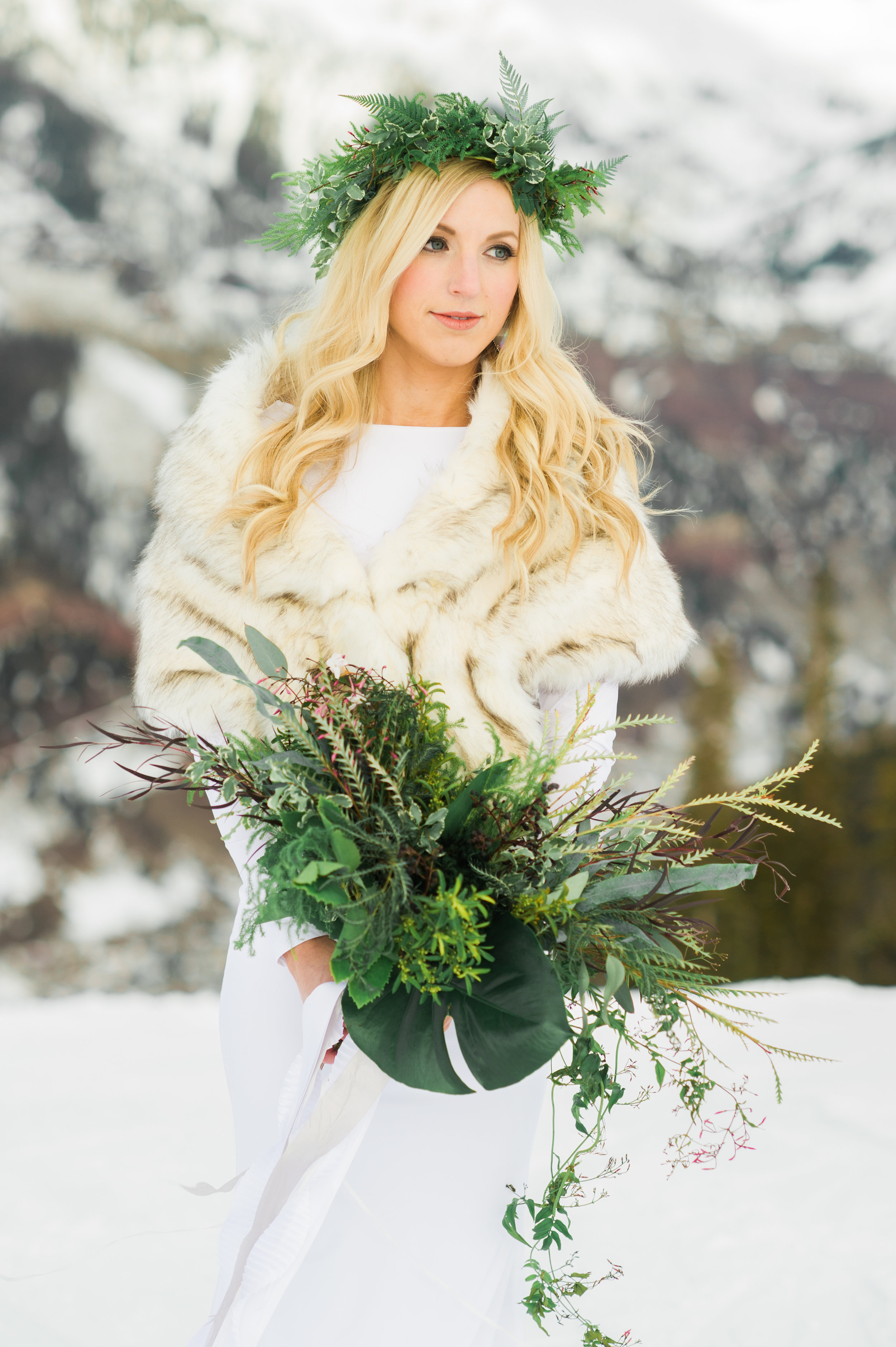 Parie designs green wedding, green bouquet featuring Grevillea, Jasmine, seeded Eucalyptus, Elkhorn Moss, Assorted Chilean Ferns