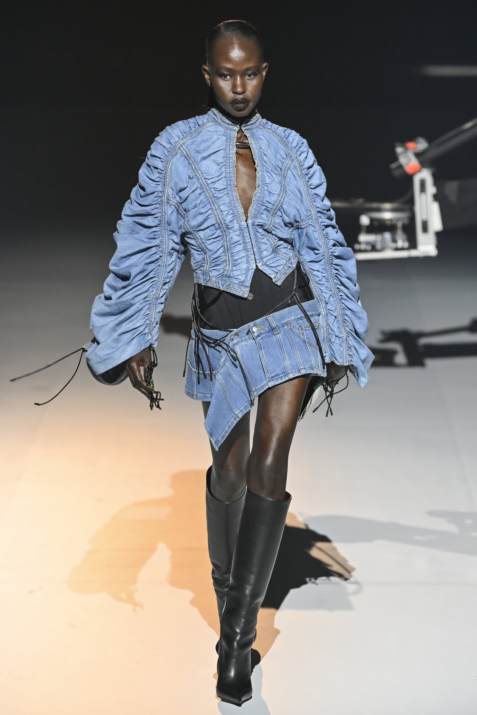 Corsets Take Center Stage at Paris Fashion Week Mugler Runway Show — 4TO4U