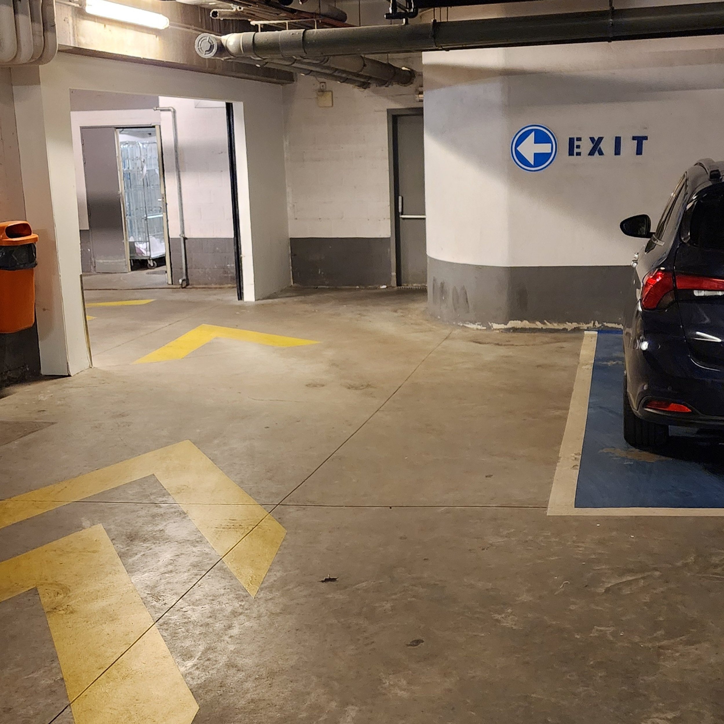 The first turn. Note the car parked alongside, which is about the length of my car from the opening.