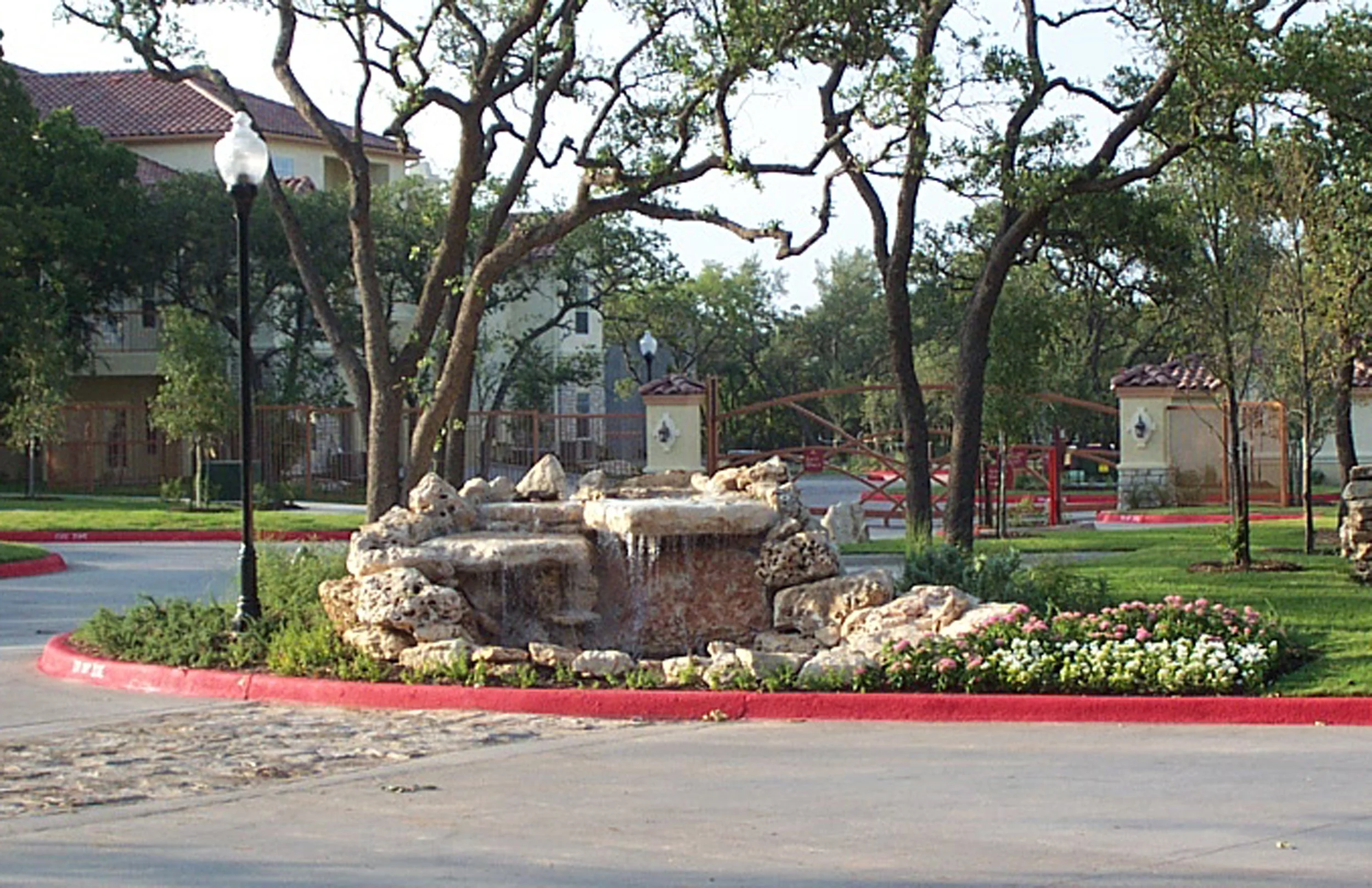 Escalon1wfeat1 cropped.jpg