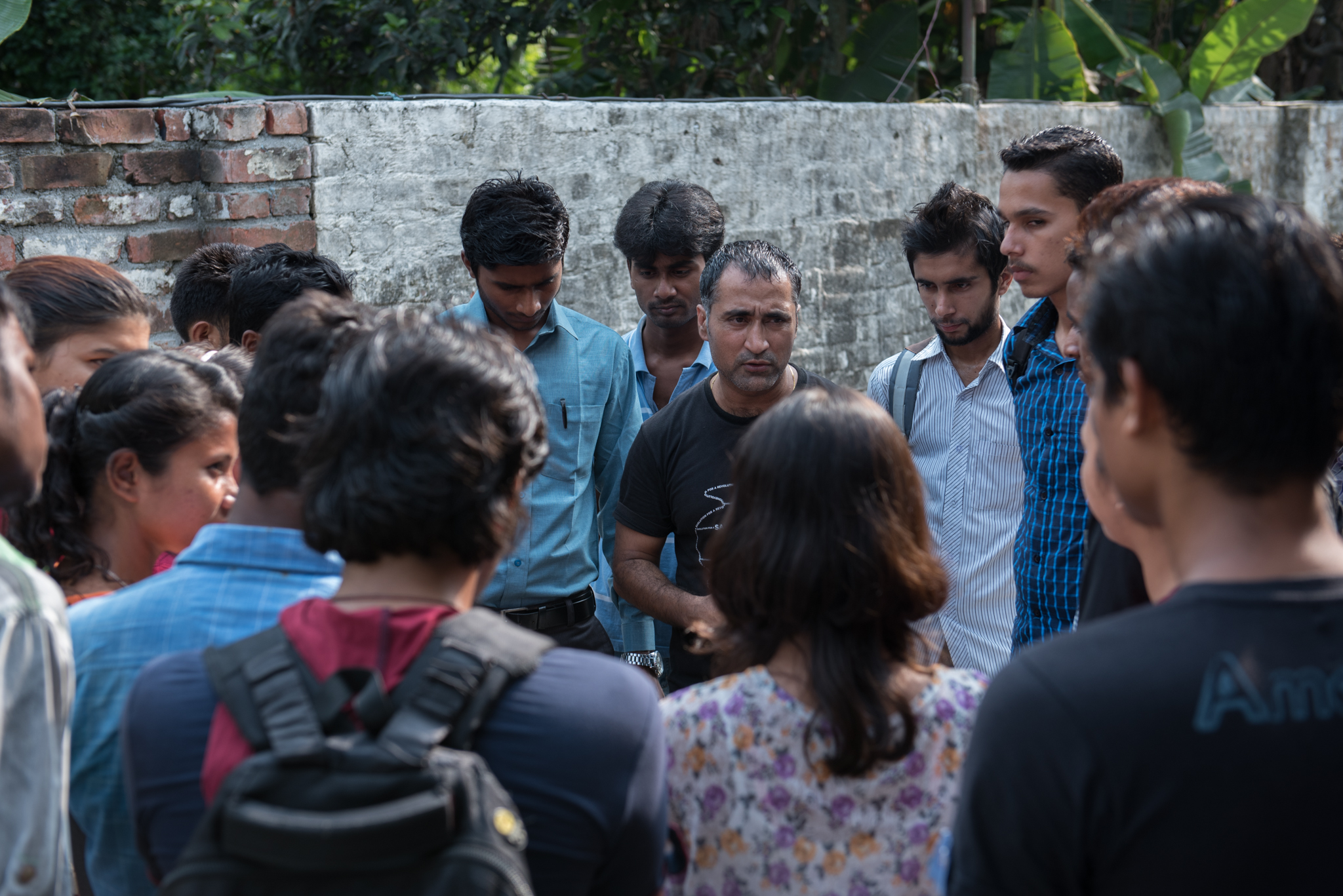 One of our accountapreneur's Basanta Adhikari talks to young people about their next workshop. (June 15, 2016)