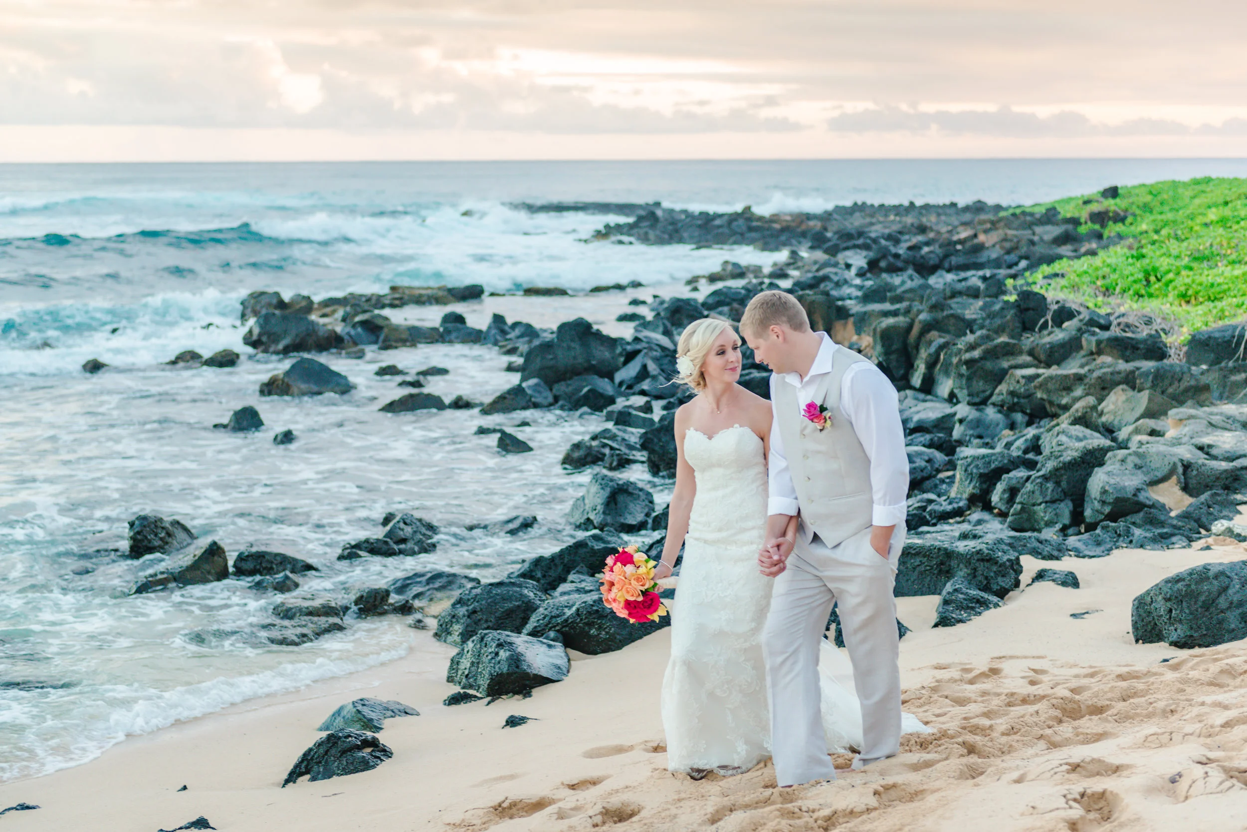 Stunning Beach Wedding on Kauai || Hawaii Wedding Photography