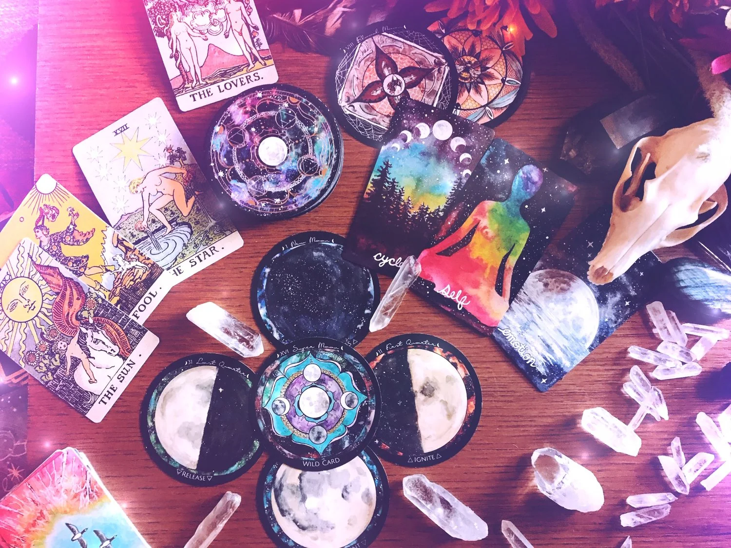 Spirit+de+la+Lune+Rachael+Caringella+Reading+Tarot+and+Untamed+Truth+Cards.jpg