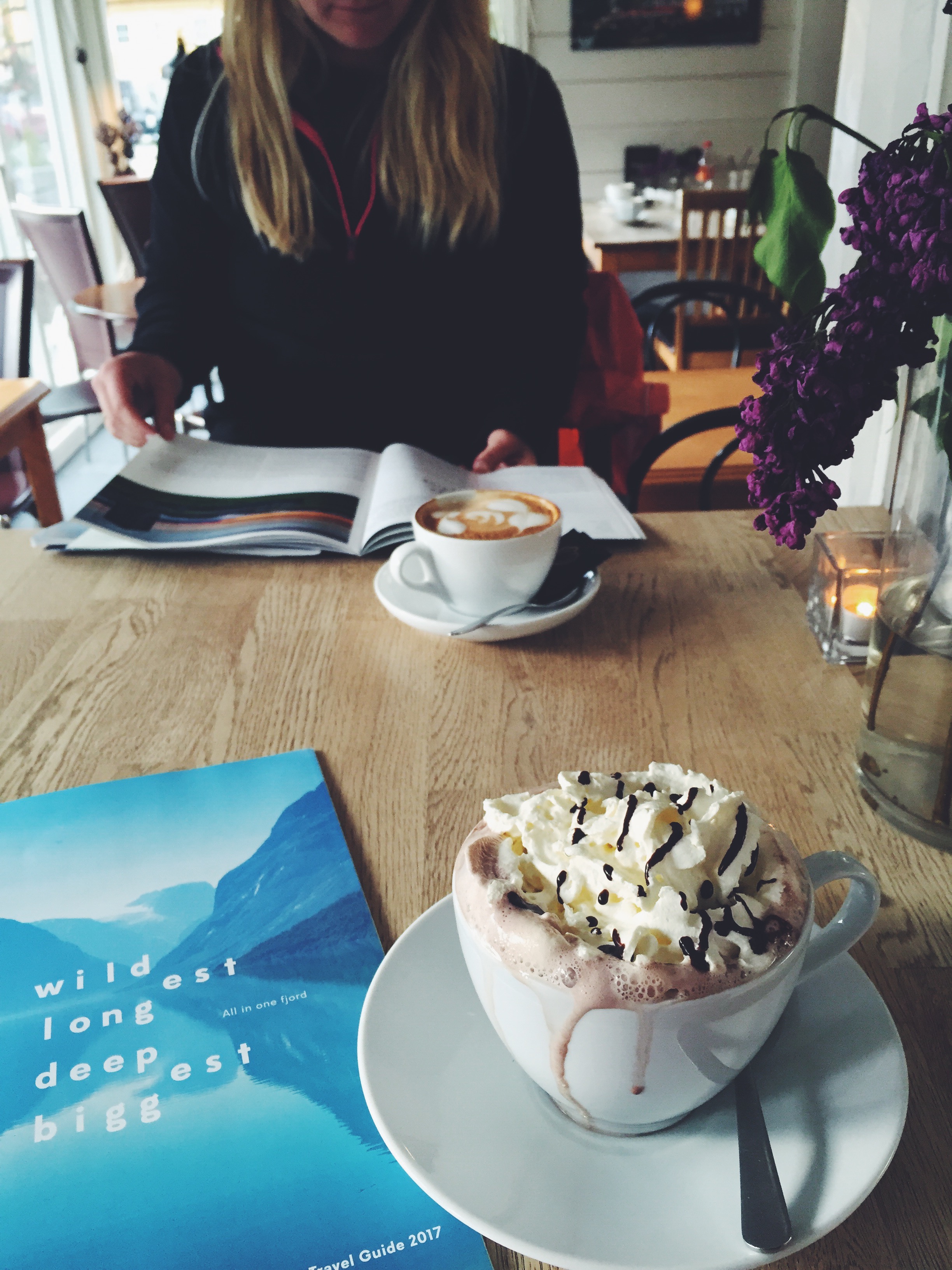 Cofee and hot chocolate at Kaffebar & Vertshus in Stryn, Norway.
