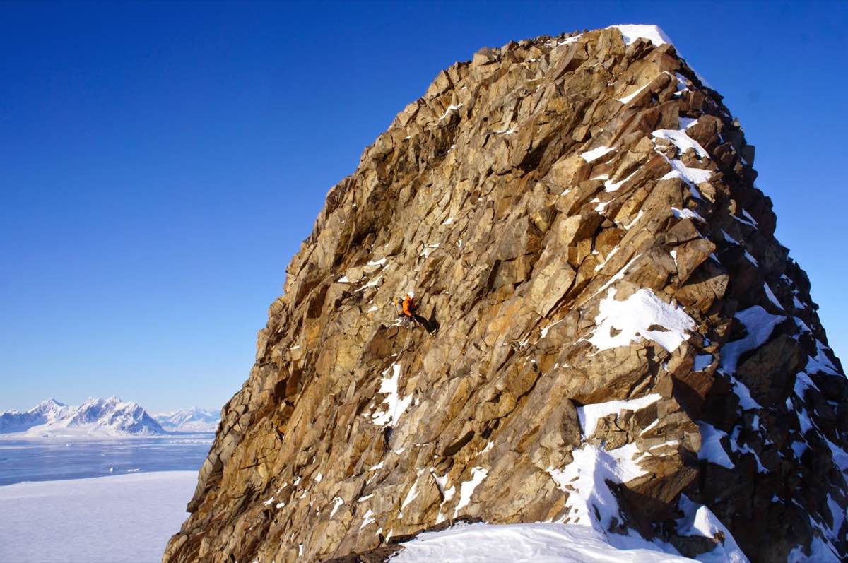 maz orca abseil.jpg