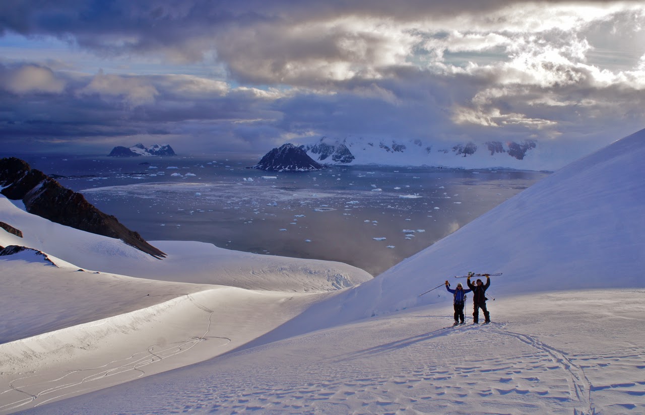 An evening skiing in Stork Bowl