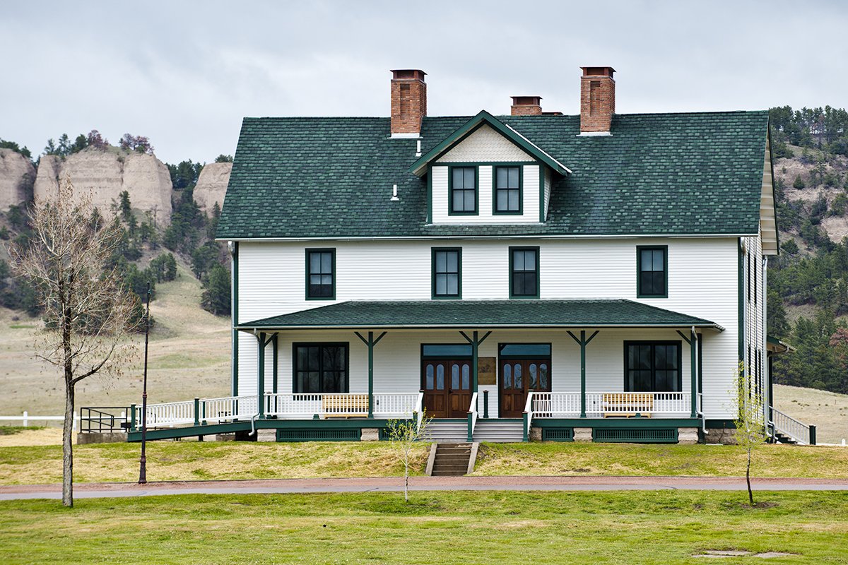 1981-Officers-Quarters-lodging..jpg