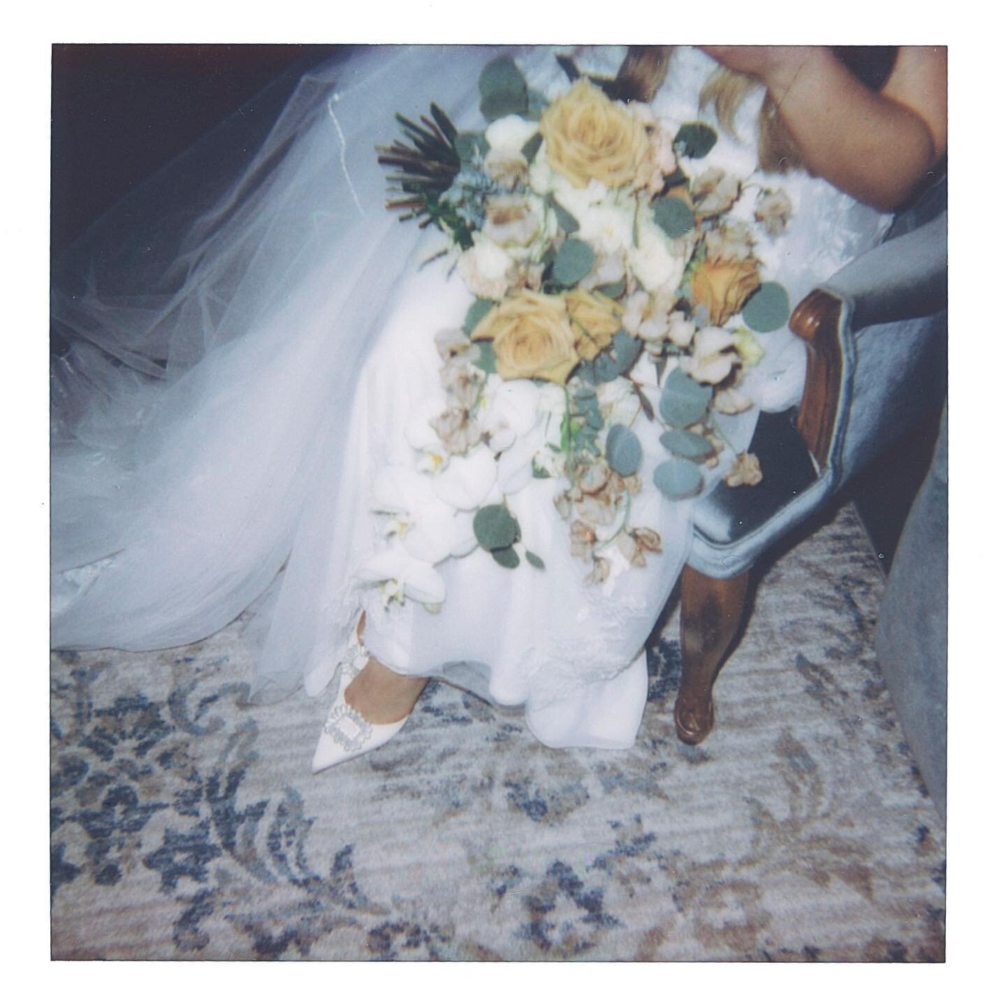 Forever in love with true vintage polaroids and no one will ever change my mind. Shot on 1980&rsquo;s original film polaroid ~

Photo + Video: @srphotofilm 
Bride: @katia_22 
Planner: @cordialhost 
Venue: @villa_antonia 
Florals: @visuallyrics.floral