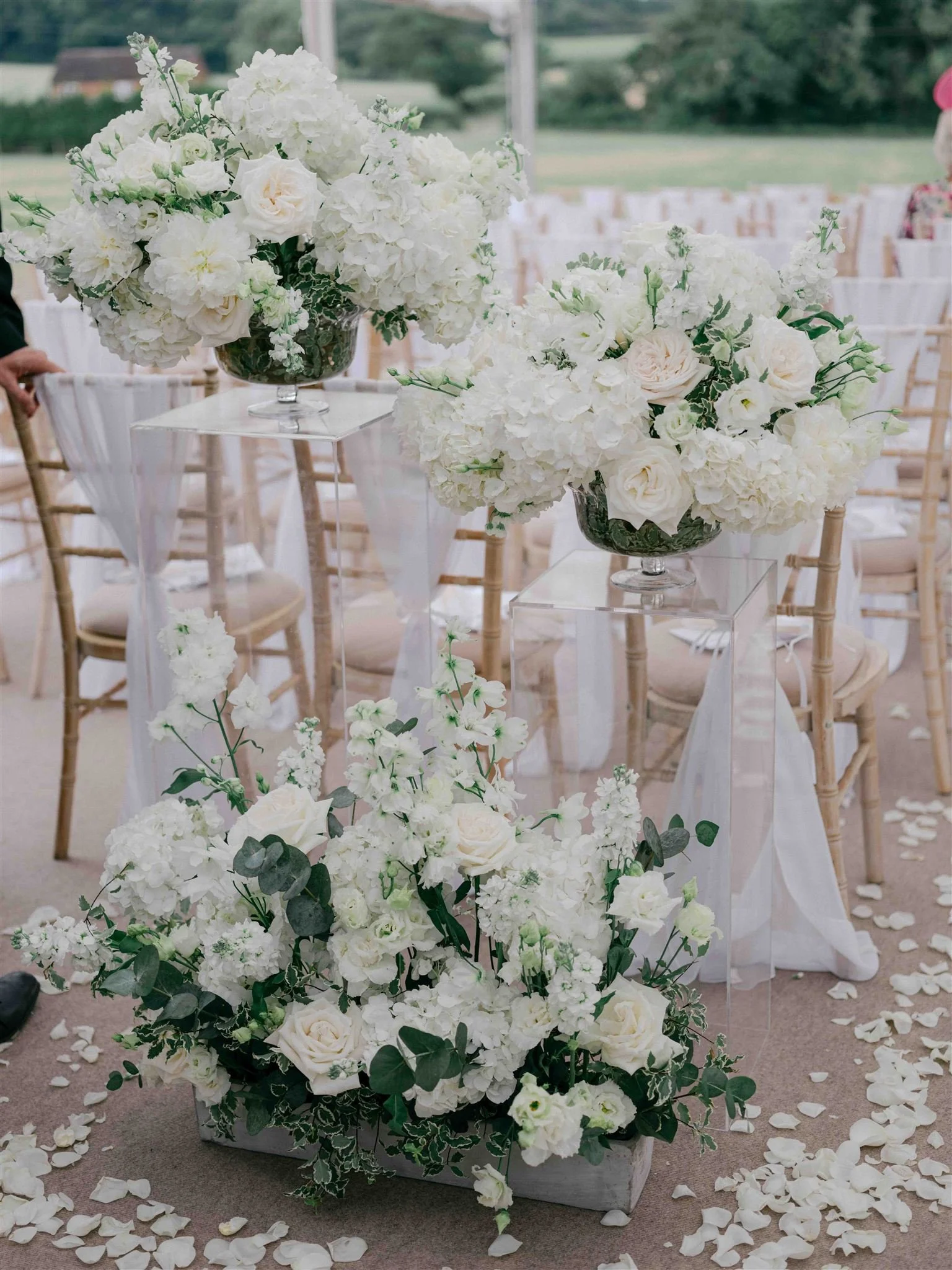 Wedding flowers marquee.jpg