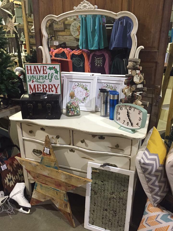 COMMUNITY - Bring Mom To The Alaska Chicks Co. Vintage Home Market Show! 1.jpg