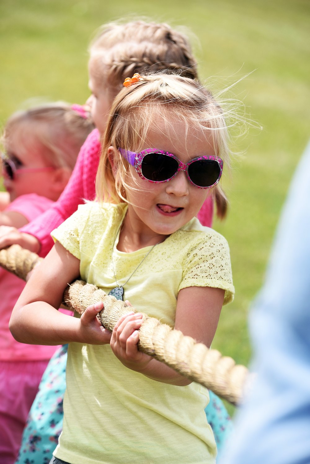   Cute Girl, Tug o' War  