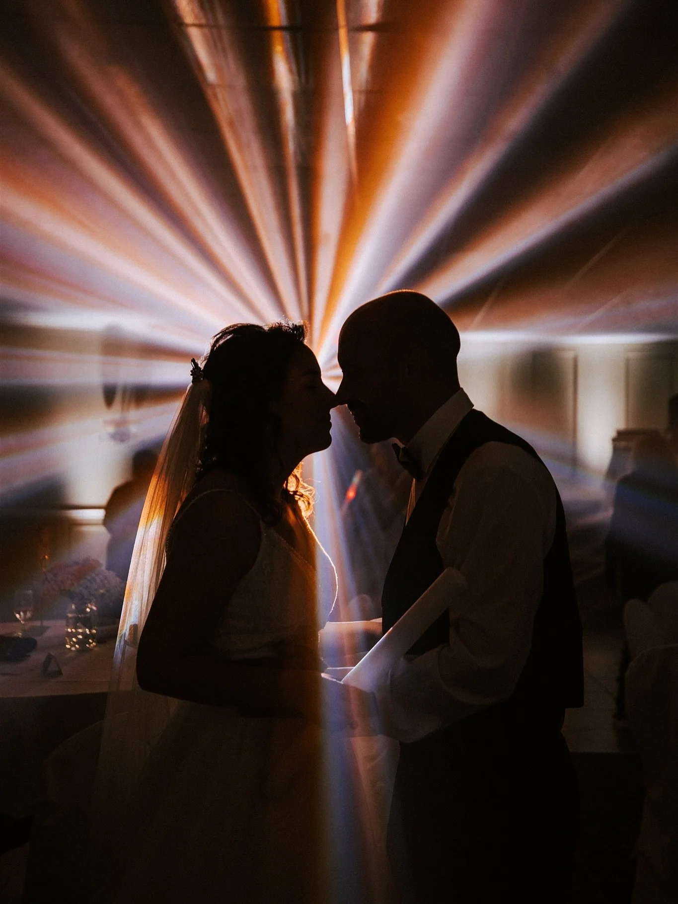 When your wedding DJ has that good, good lighting >>>
πβ€οΈ