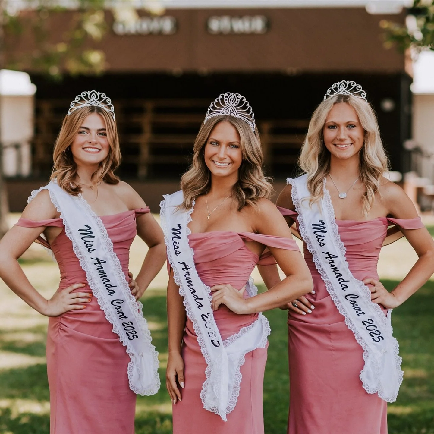 The best week of the summer: Armada Fair!! I’m entirely way too sad it’s over now, but look at all of the memories. β€οΈ I had the honor of taking @missarmada & court photos again this year. My family and I went almost every day to the
