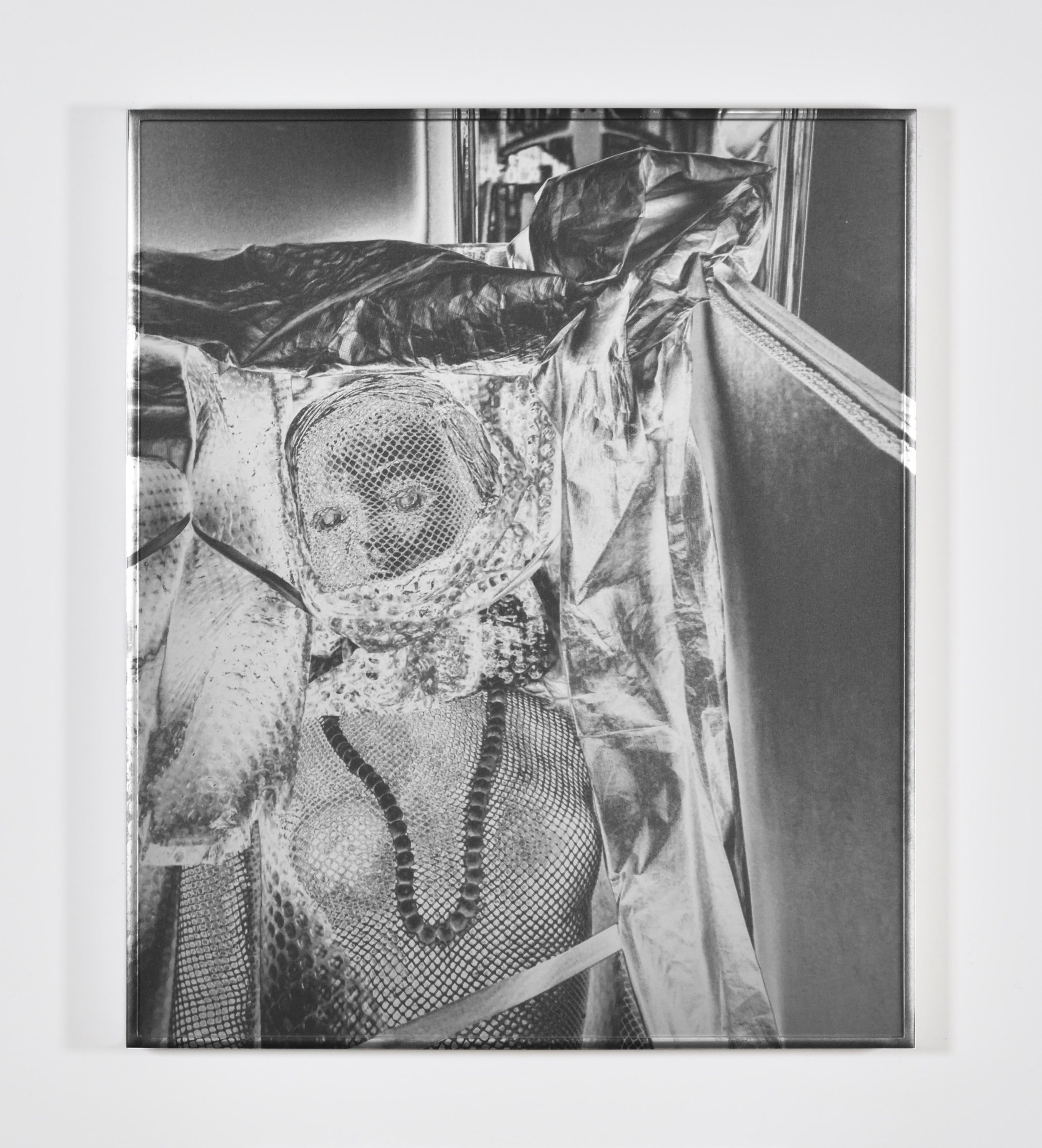 Eileen Quinlan_Passer-by (Communion)_2023_EC Paris.jpg