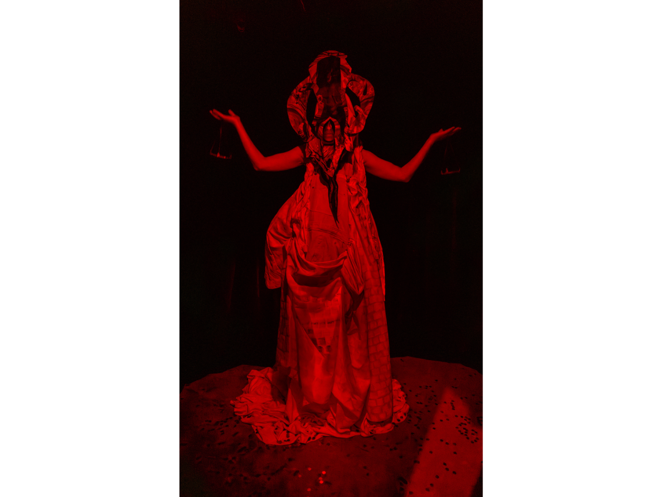Performance by Monika Plioptyl