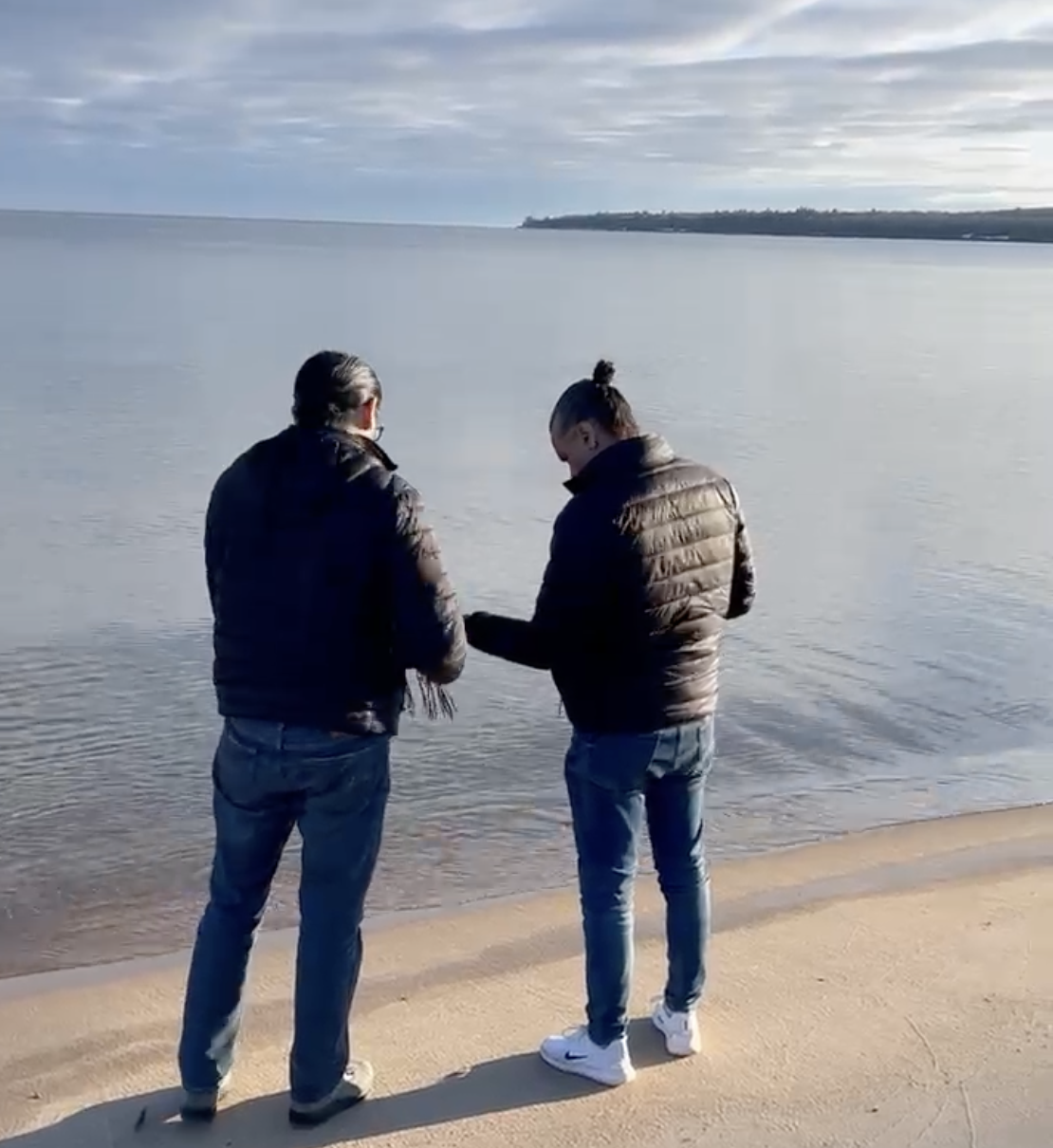 Ojibwe Tobacco Teachings: Meaning, Language, and Decolonizing Indigenous Practices