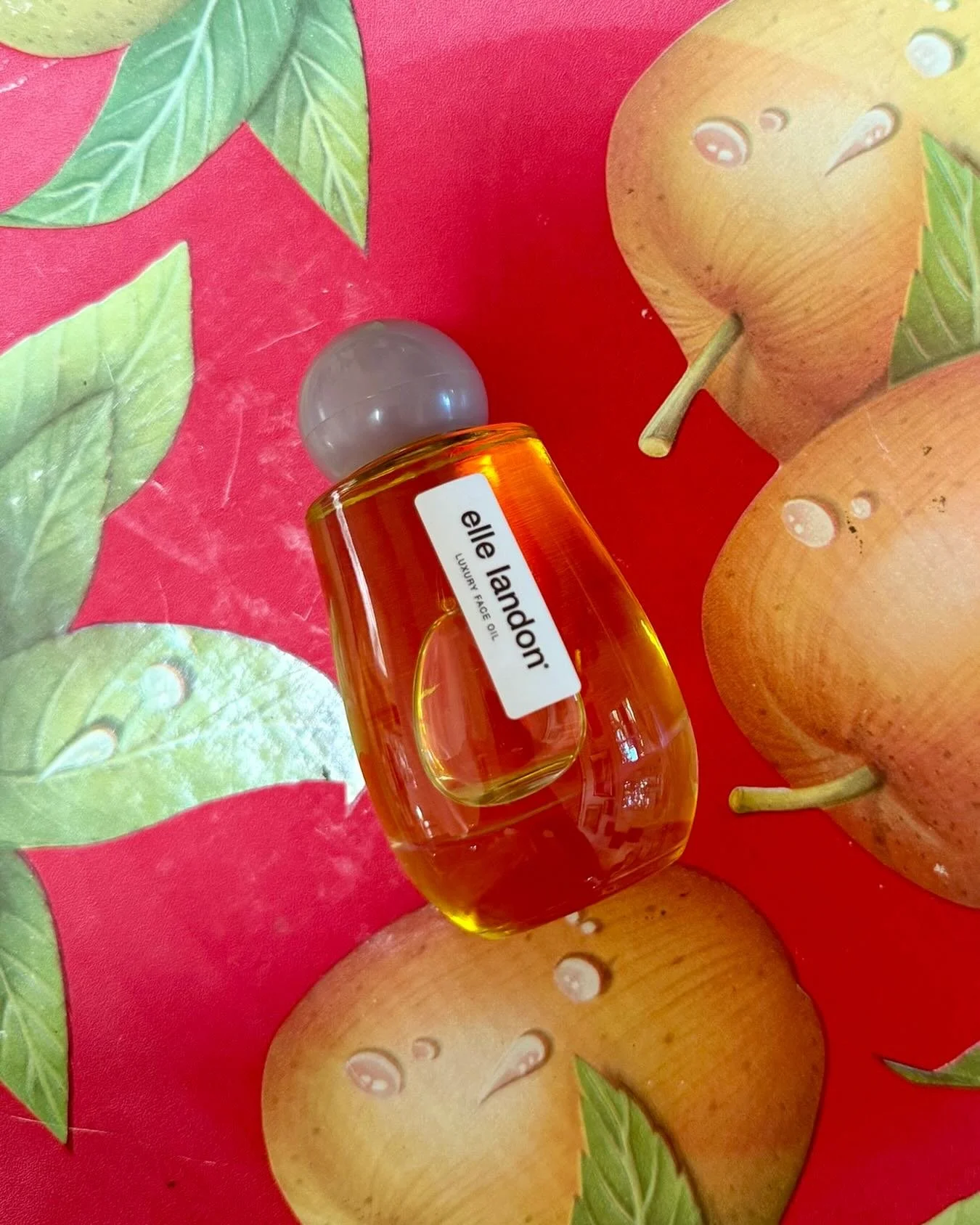 It’s apple season when the weather gets cooler the skin gets drier. My skin especially reacts to the change of weather taking the moisture out of my skin. No one likes the feeling of tight, cracking skin where no matter what you use, it feels l