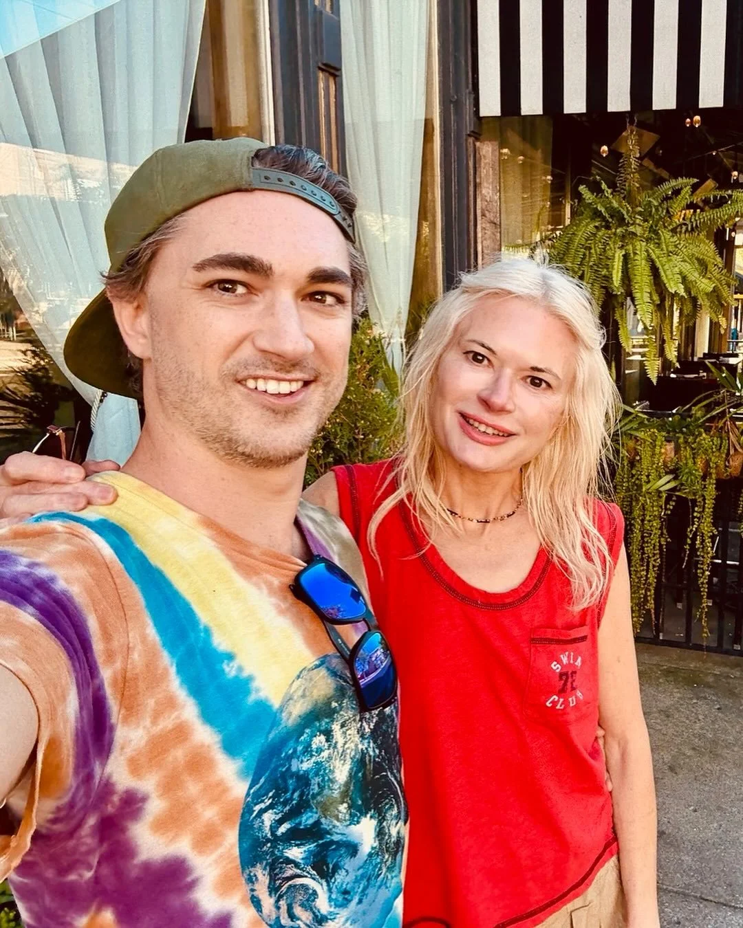 A little fall break and visit with my son Paul. He is a Dayton, Ohio realtor and has been so supportive with Elle Landon, helping in so many ways. He stays pretty busy but always has time for his mom! I really love this now 37 year old guy!
