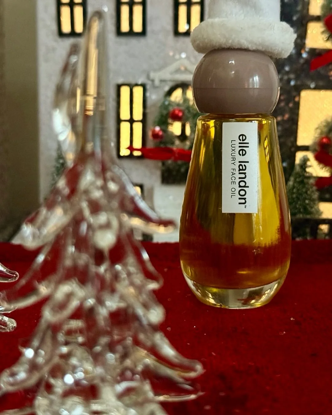 Think big for your skin! Enjoy the holidays with 30% off site wide! Love the face you see in the mirror whether you are off to Christmas shop, or going to a holiday event! Made with all natural botanical oils, Elle Landon face oil is a skin brighteni