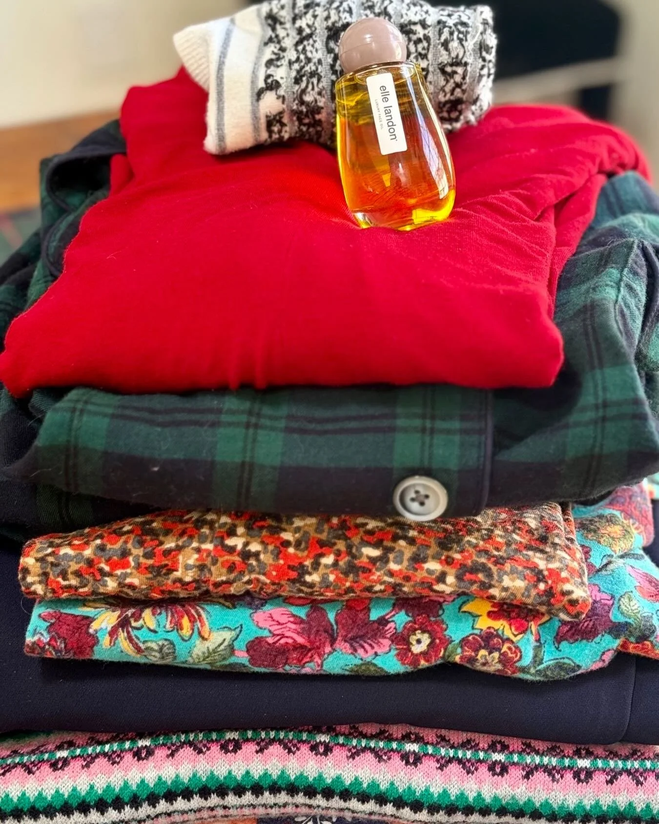 Make Elle Landon Face Oil and creams at the top of your list of favorite things! My products are so rich and emollient they will keep your skin dewy and soft during all types of weather! Enjoy 25% off site wide now, during our Valentine&rsquo;s Day s