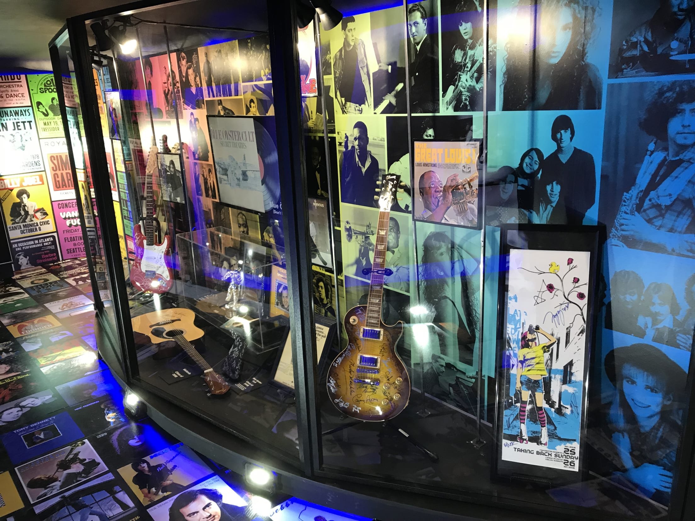 mobile-museum-long-island-music-hall-of-fame.jpg