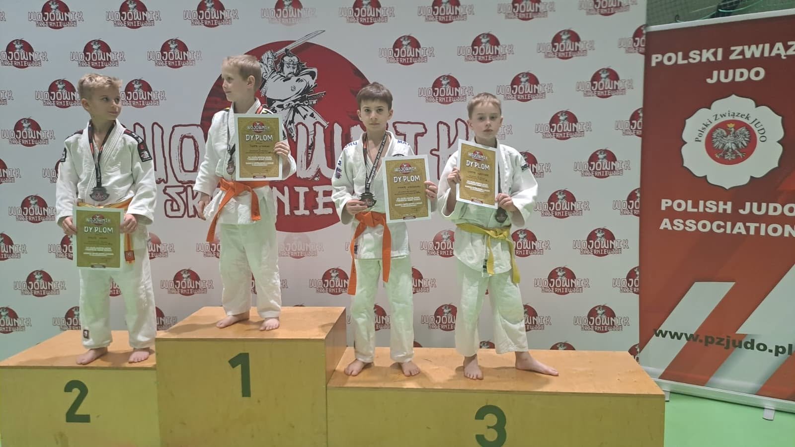 586524730_1454477516678071_2541213742521027310_n.jpg