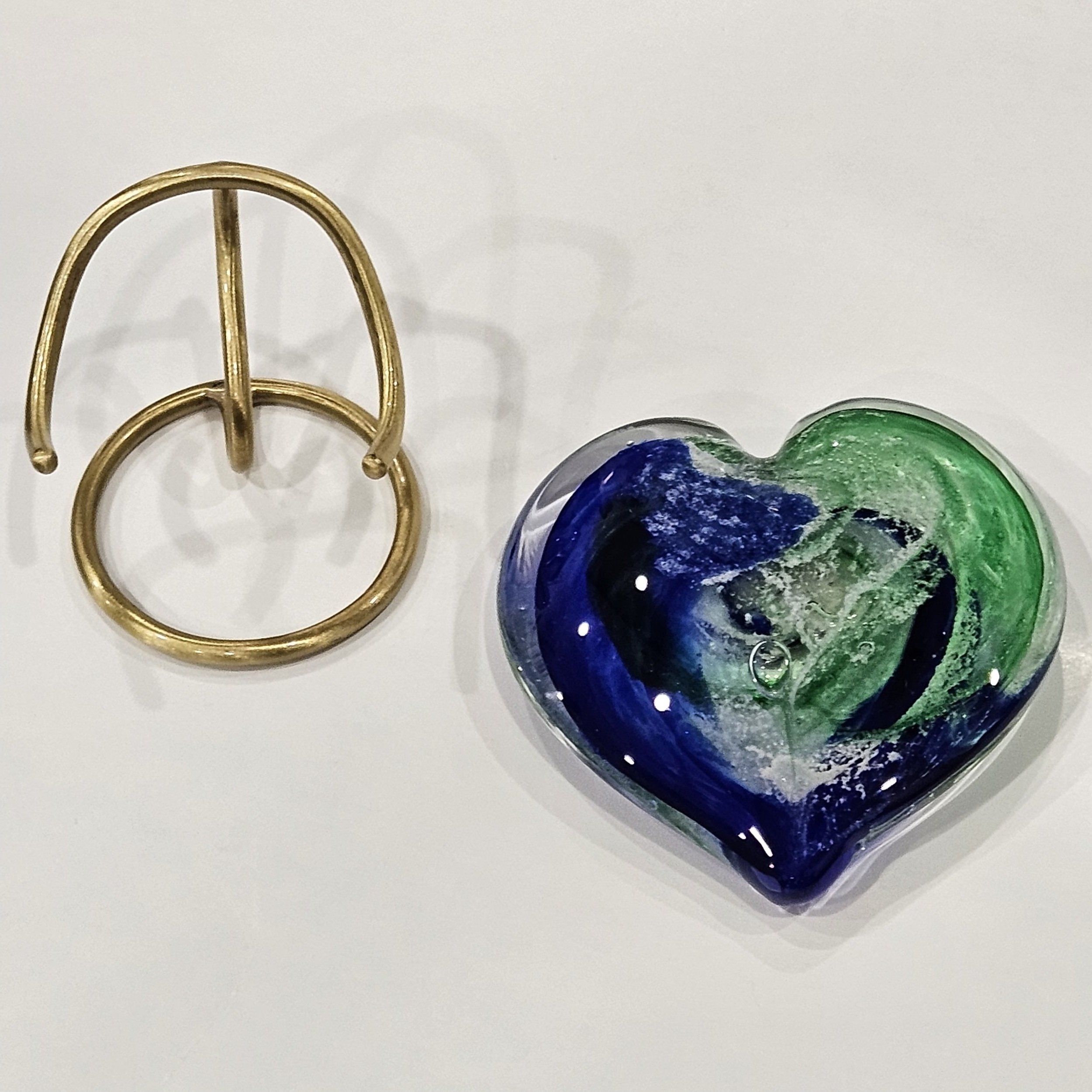 ashes+in+glass+heart+memorial+keepsakes.jpg