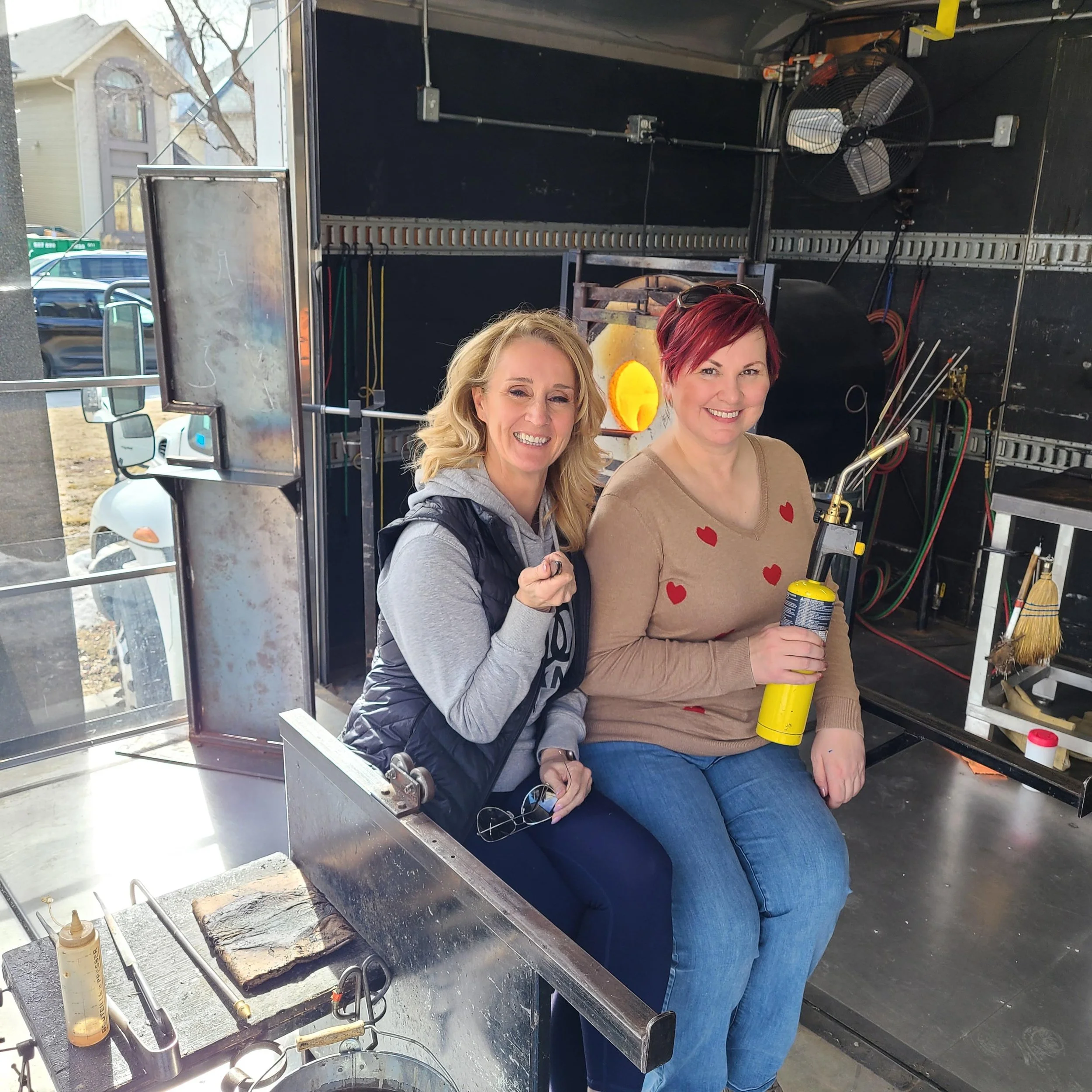 tracey classes glass blowing .jpg