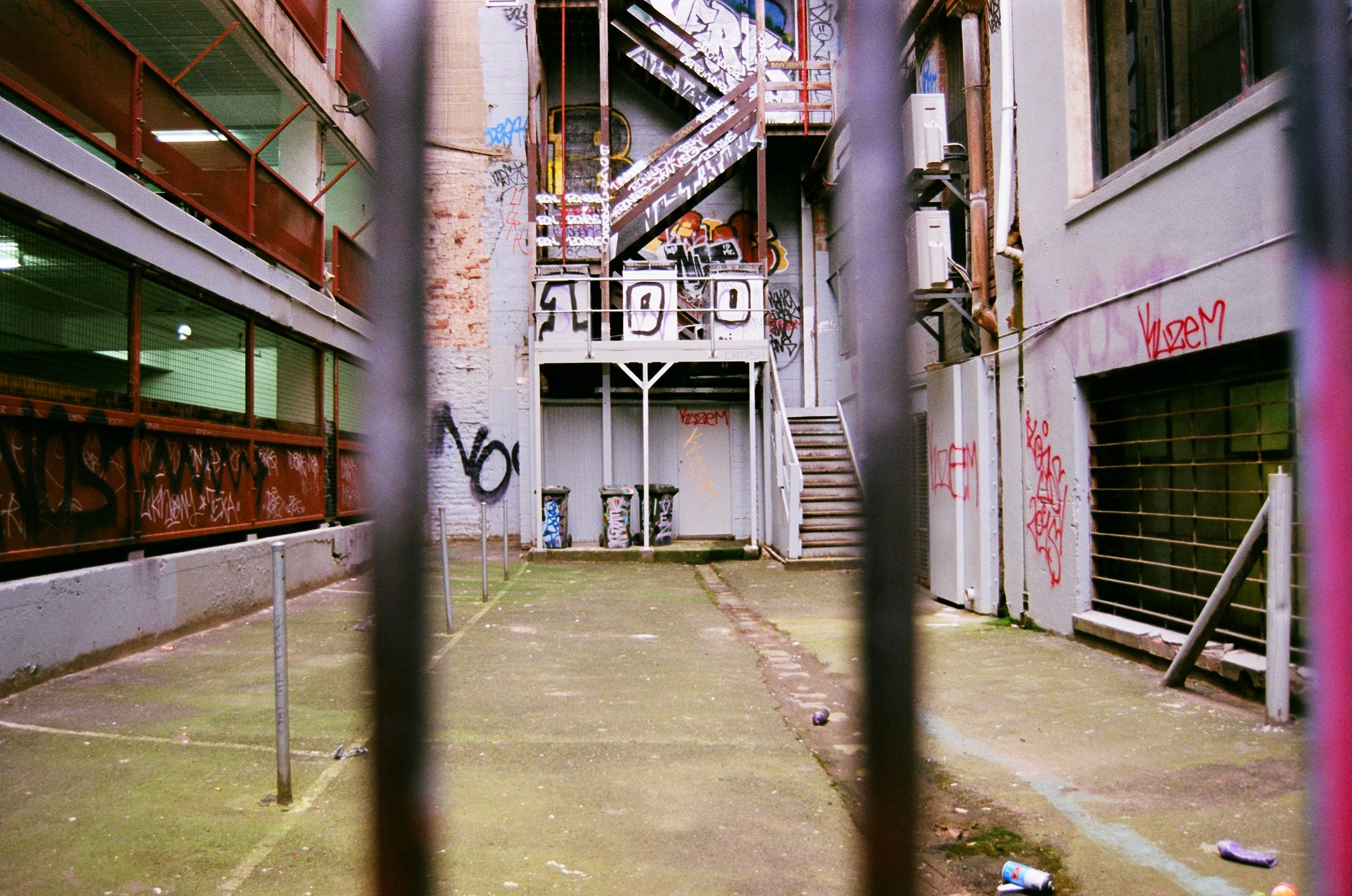 Nikon F90 | Fujifilm Superia 400