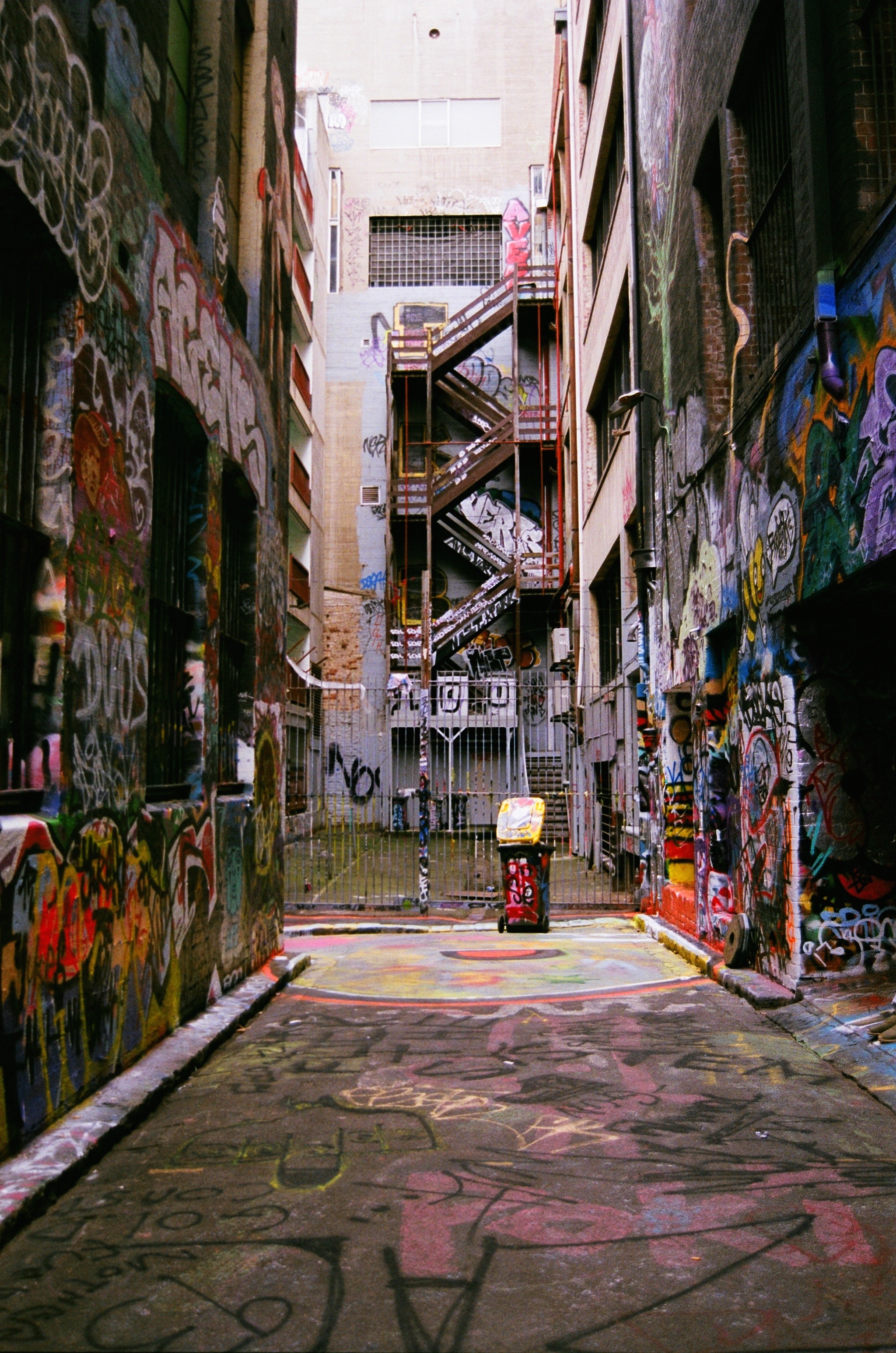 Nikon F90 | Fujifilm Superia 400