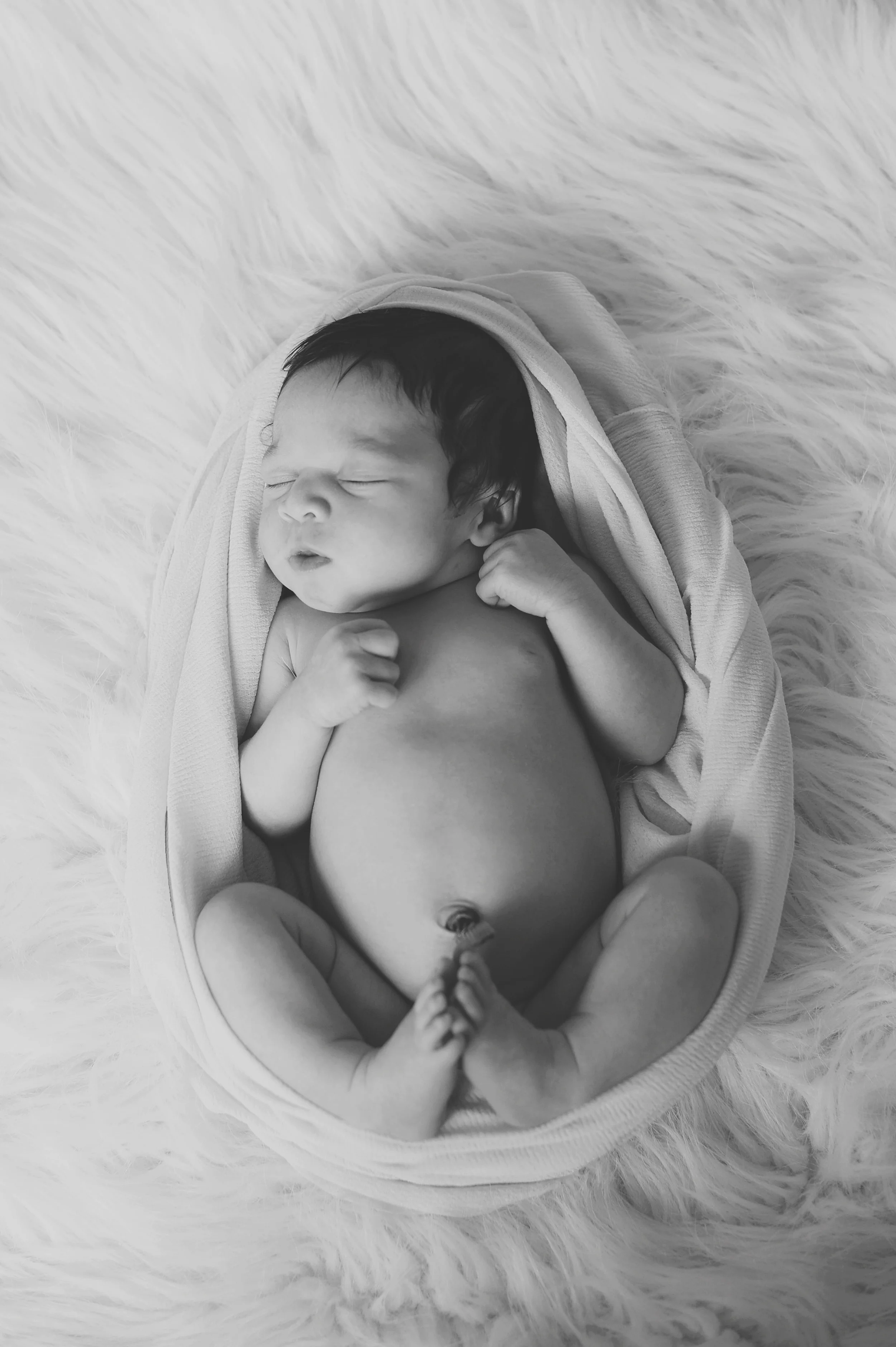 Ella_Newborn042BW.jpg