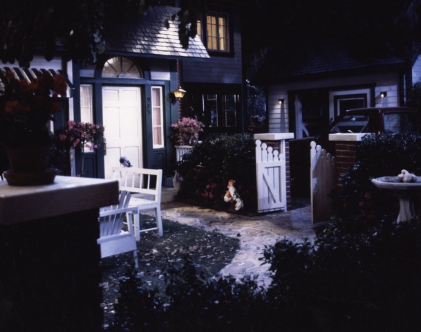 The Royal Family - Front Yard
