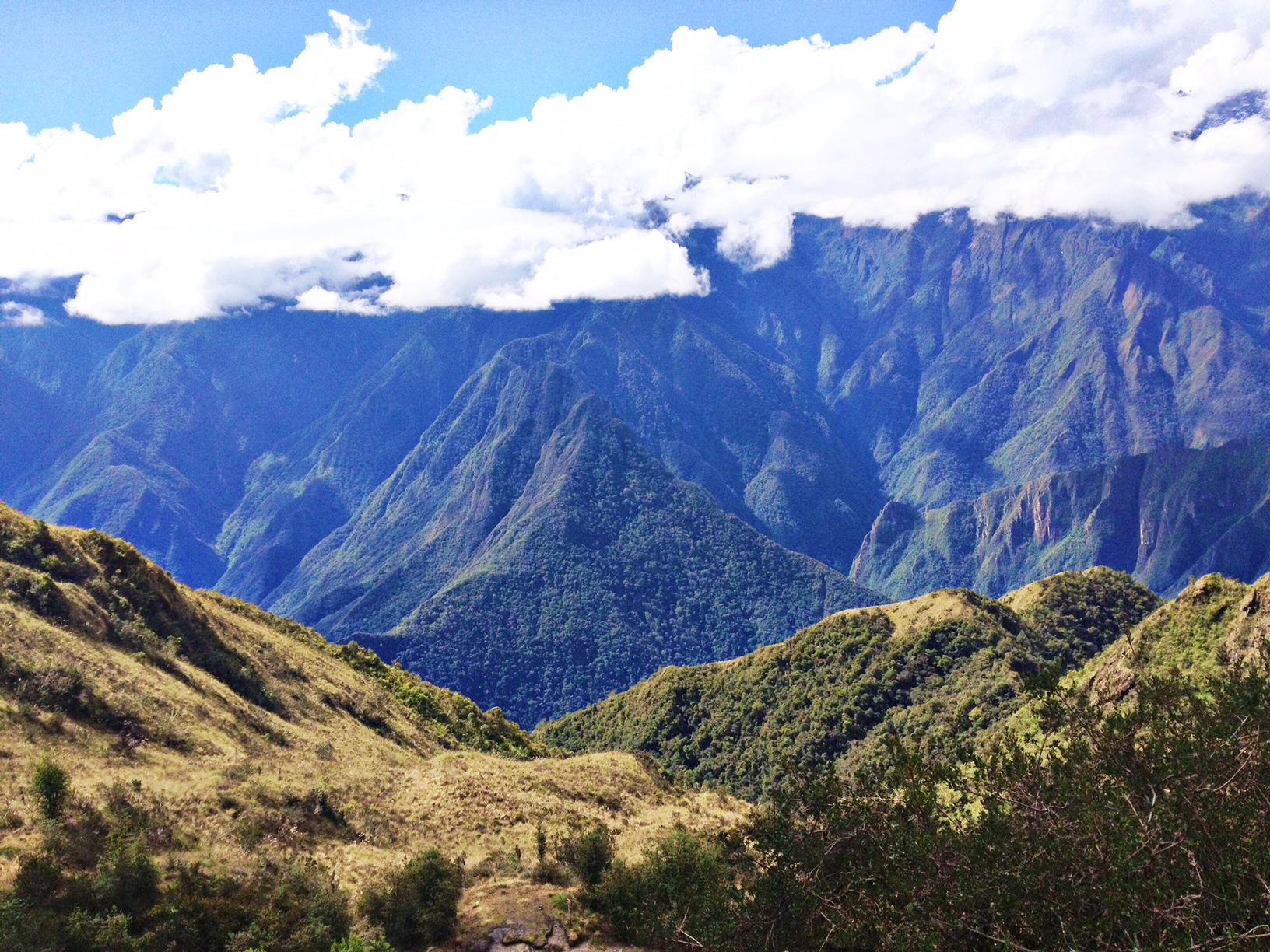 IMAGINE WALKING THROUGH THESE MOUNTAINS GODDAMN