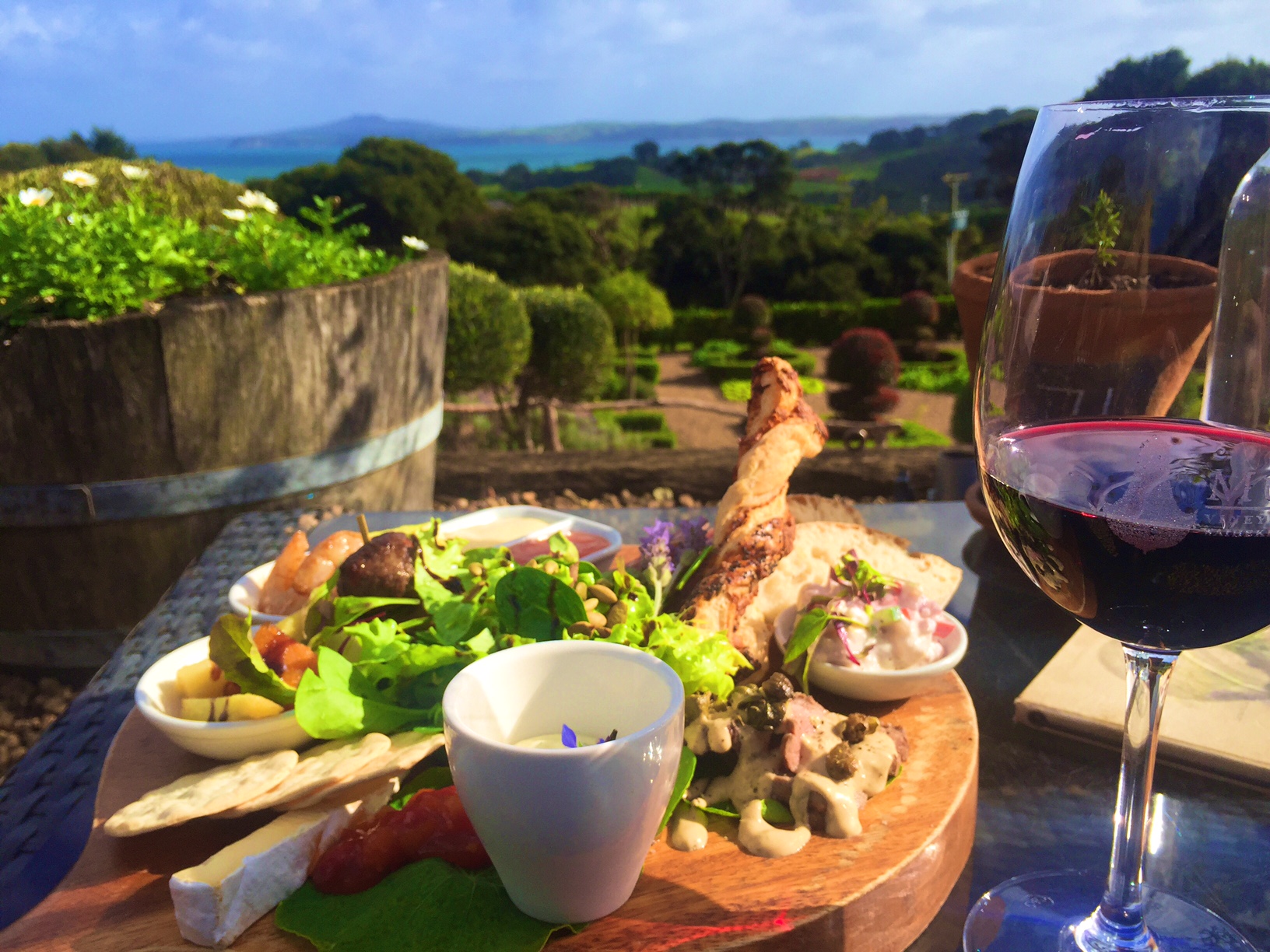 This eye and mouthgasm came from Mud Brick winery (HIGHLY recommend, along with Cable Bay, just a few metres down)