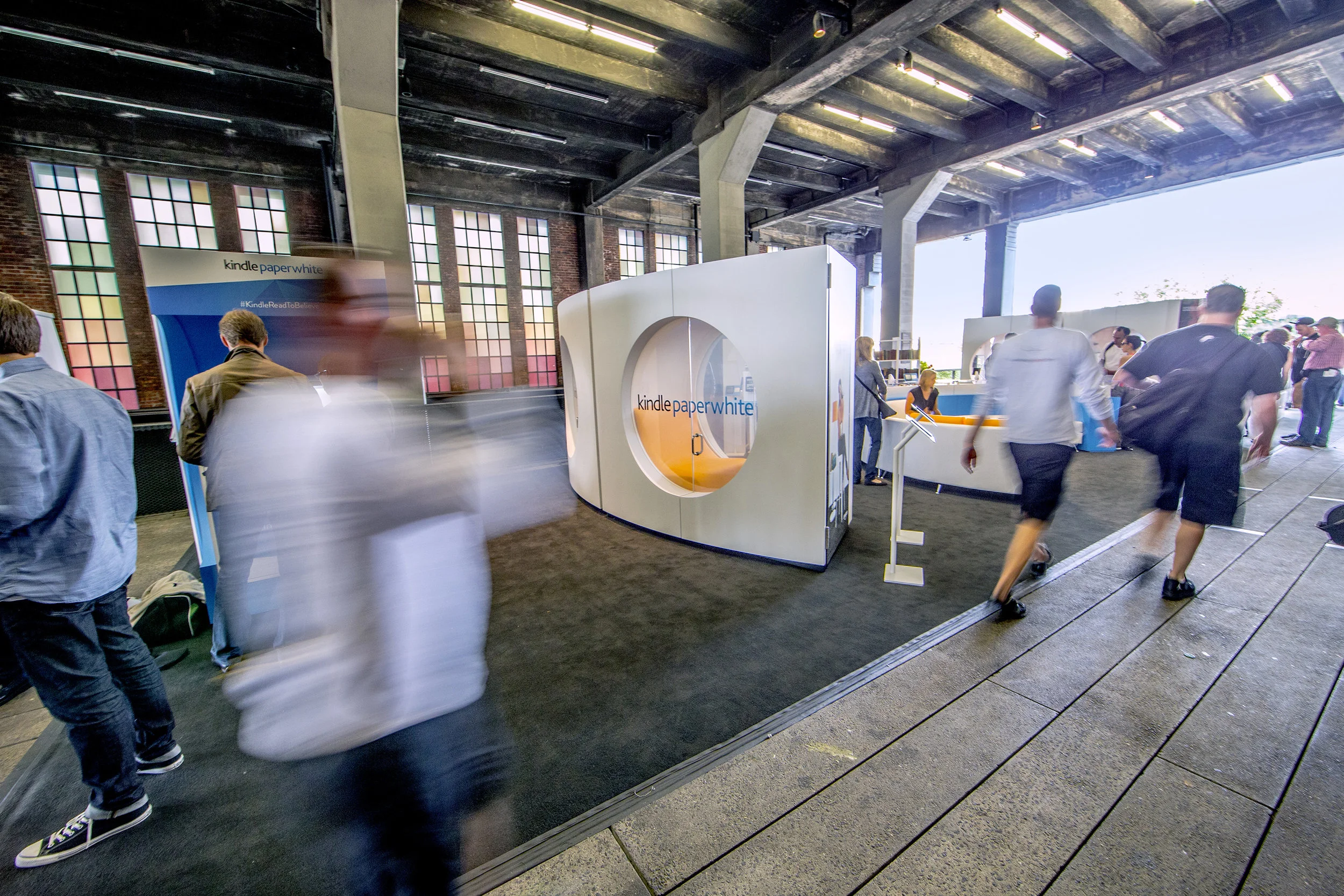 EXPERIENTIAL SIGNAGE DIRECTION