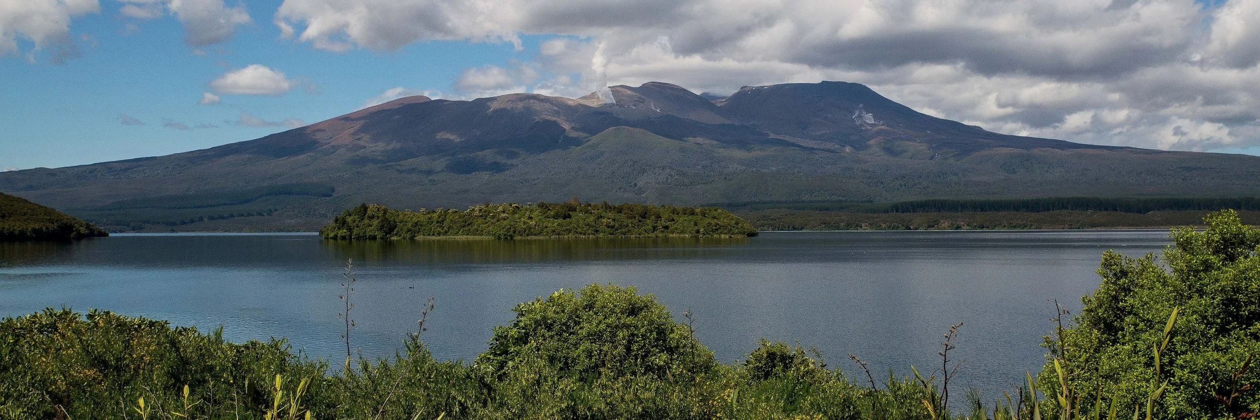 Lake Rotoaira,d-820.jpg