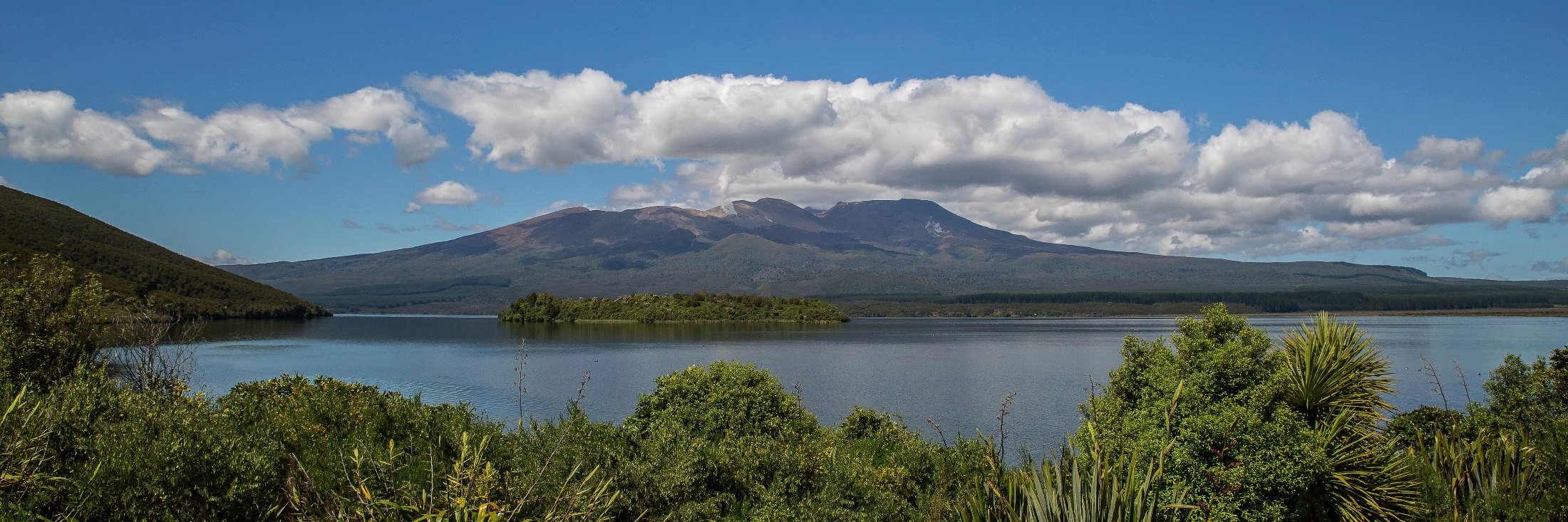 Lake Rotoaira,d-821.jpg