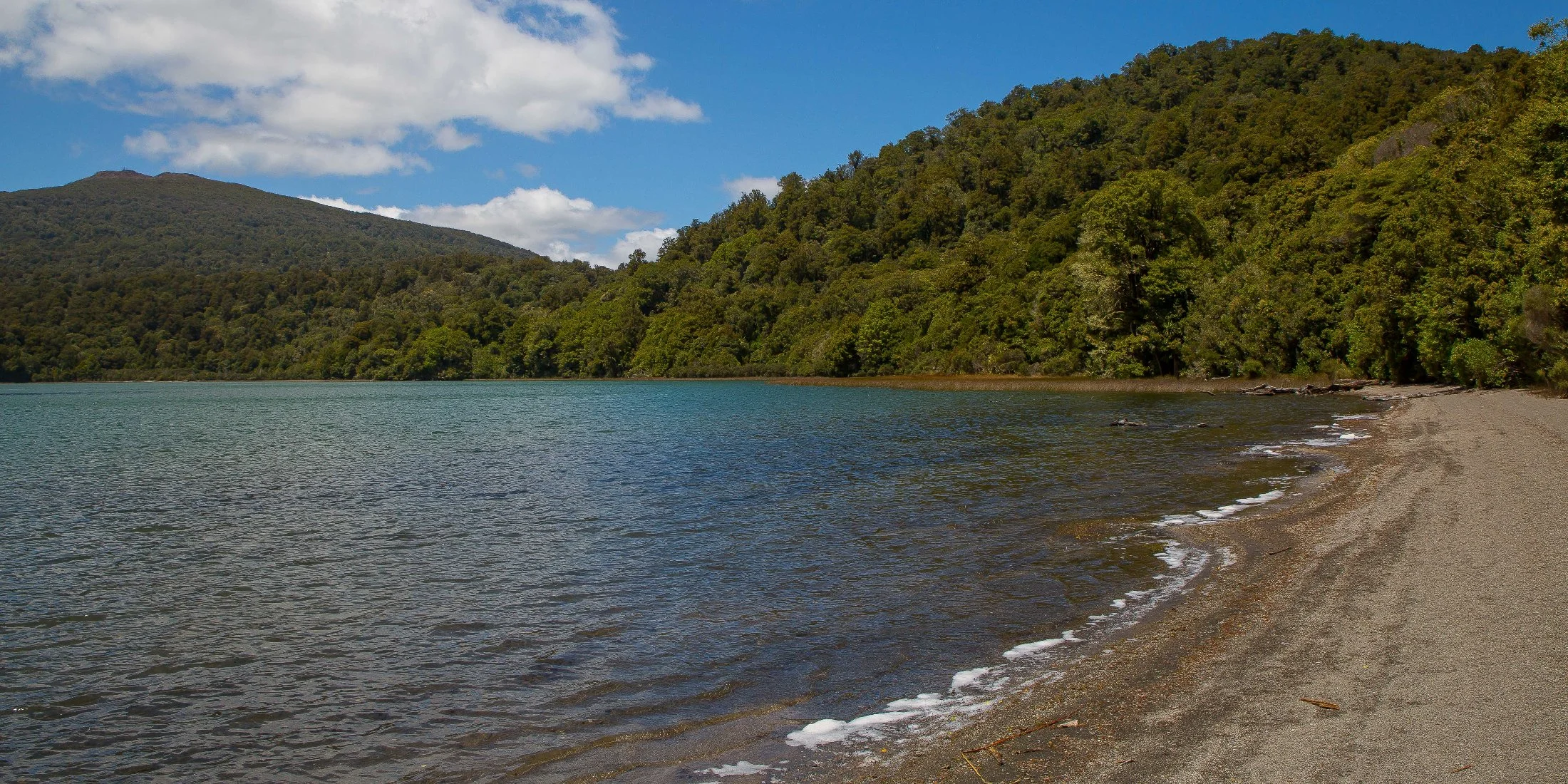 Lake Rotopounamu,d-690.jpg