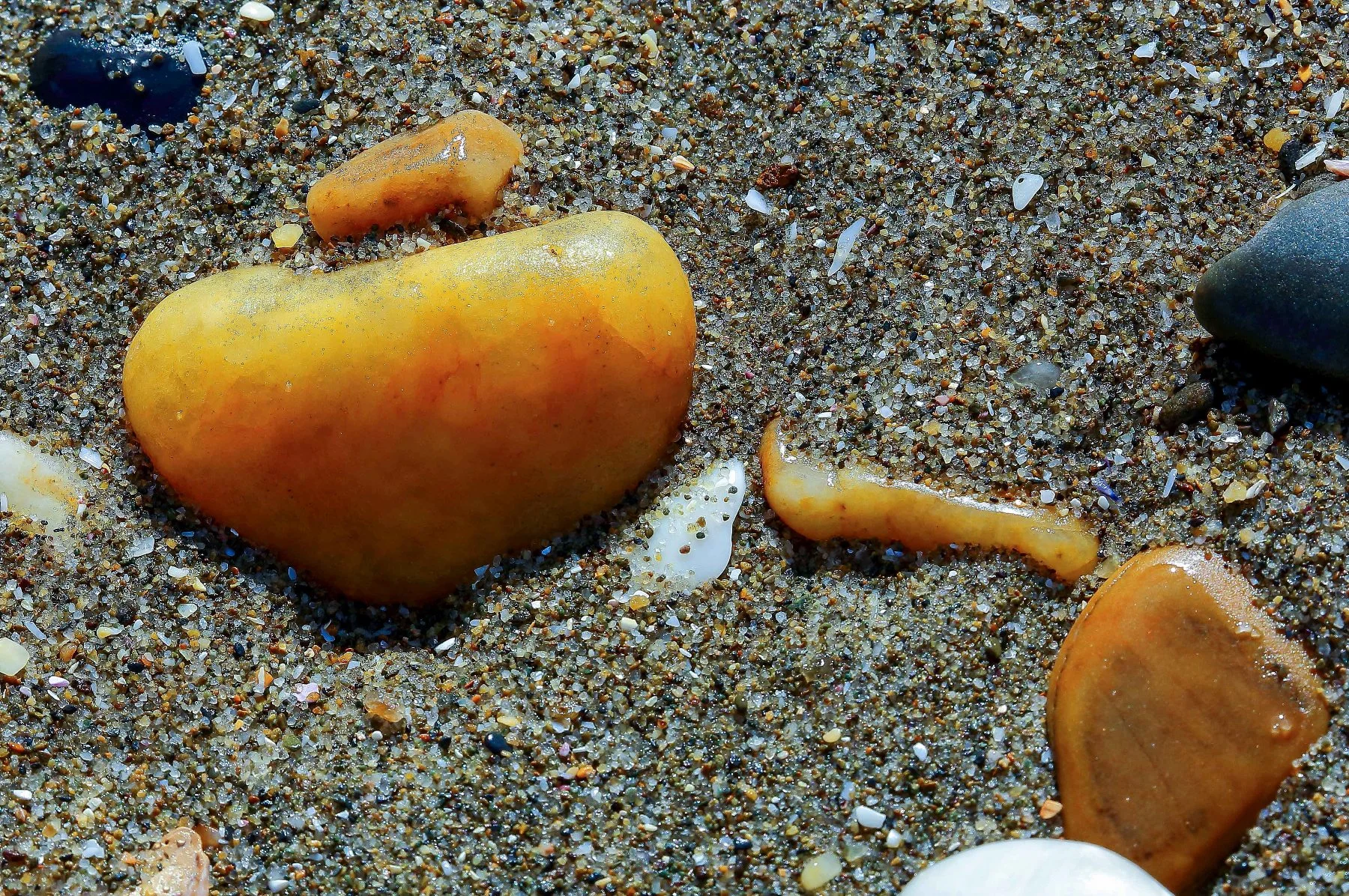 Pebbles,Takaka Coast,697,-.JPG