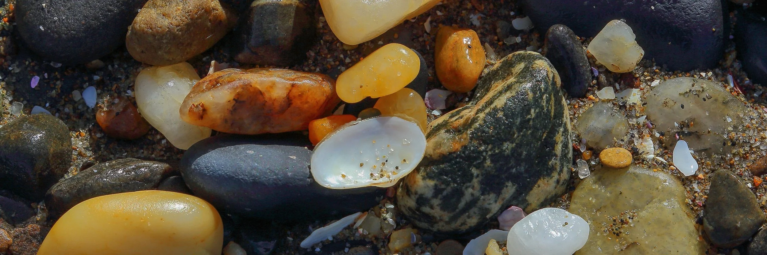 Pebbles,Takaka Coast,698,-.JPG