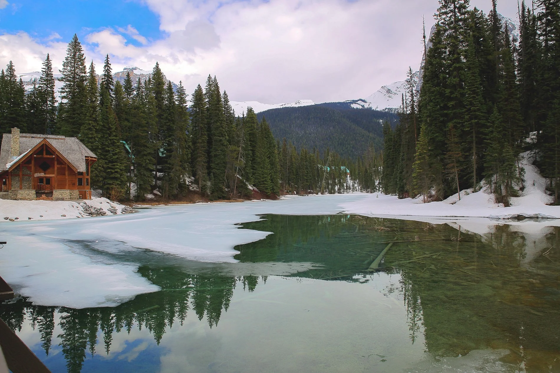 Canada,Emerald Lake,446,-.JPG