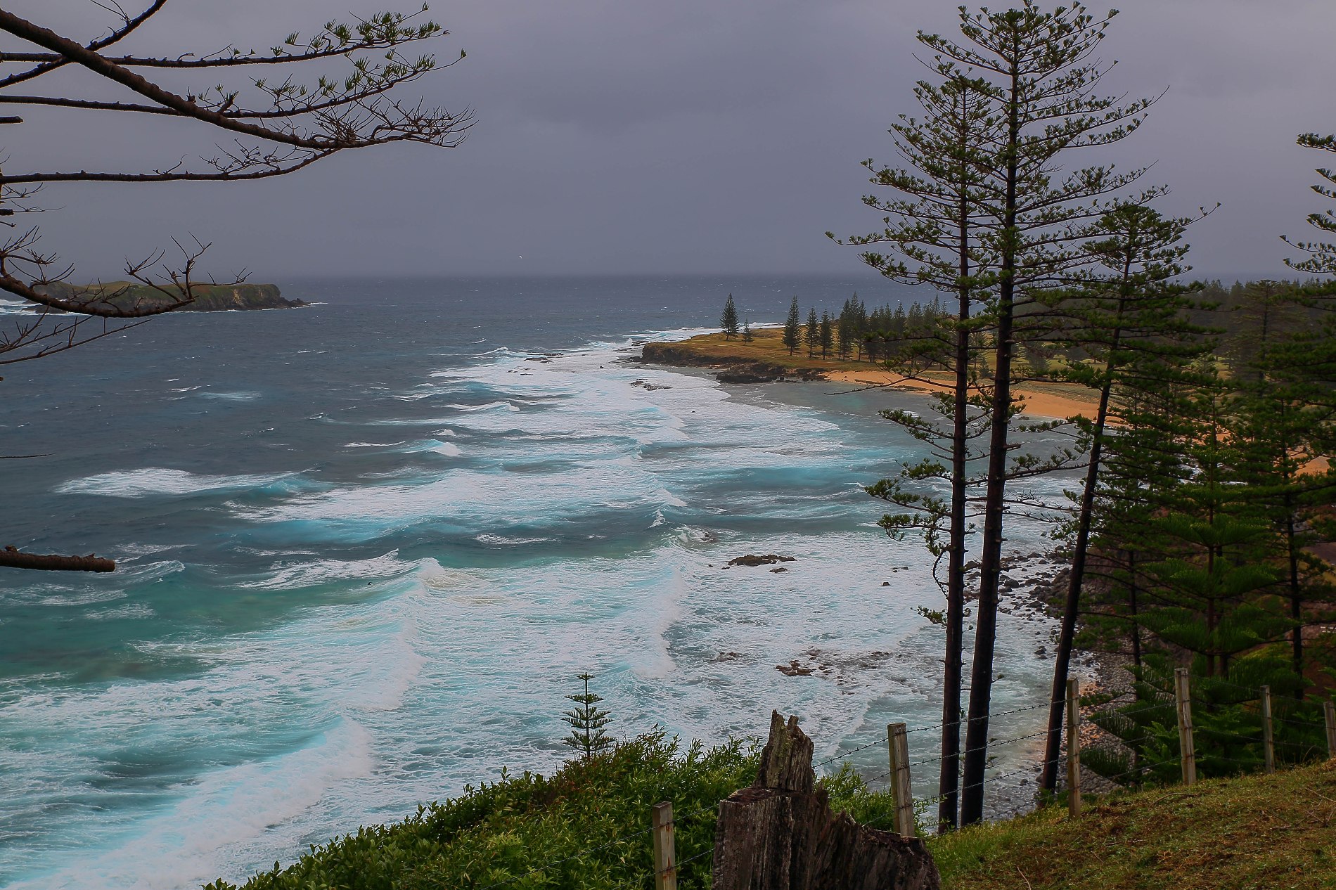 Norfolk Is,Cemetary Bay,005,-.JPG