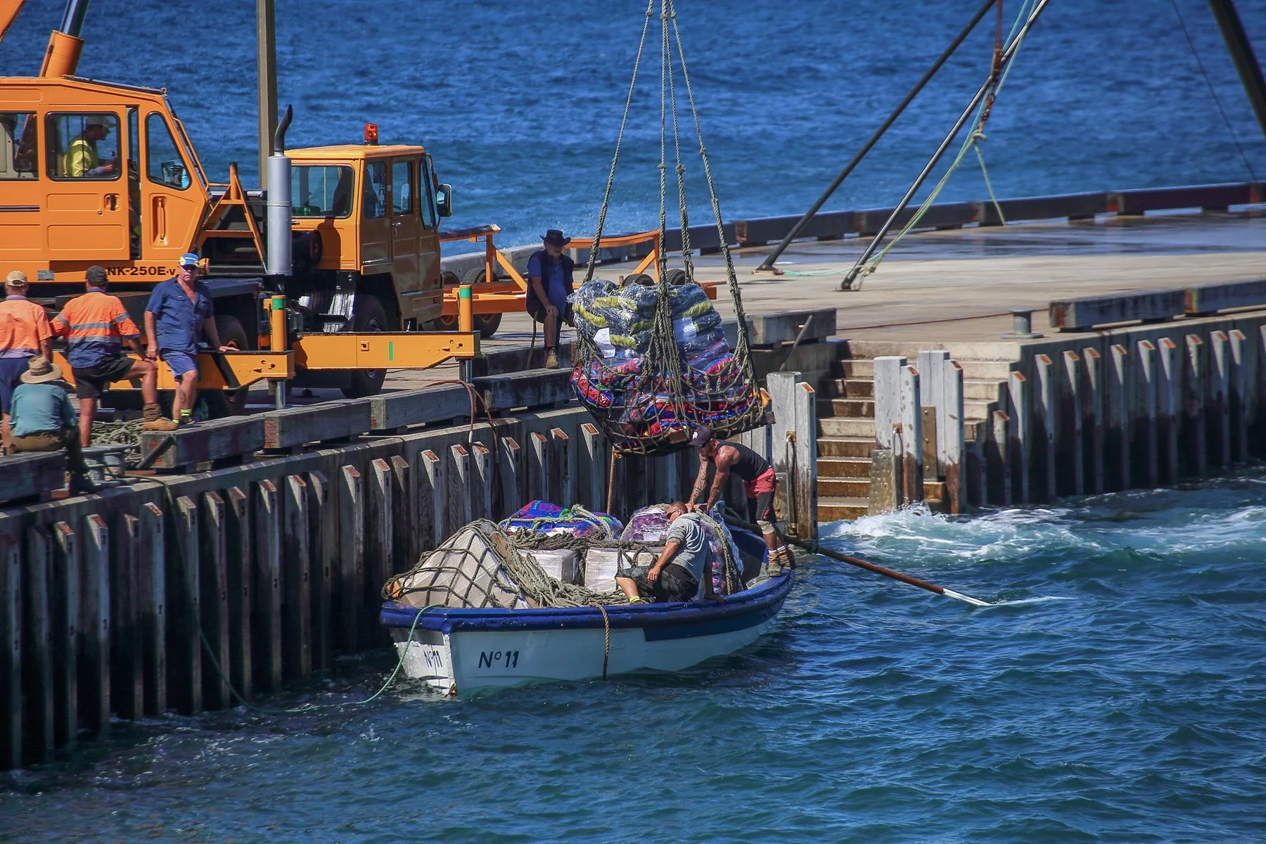 Norfolk Is,Unloading Supply Boat,001,-.JPG