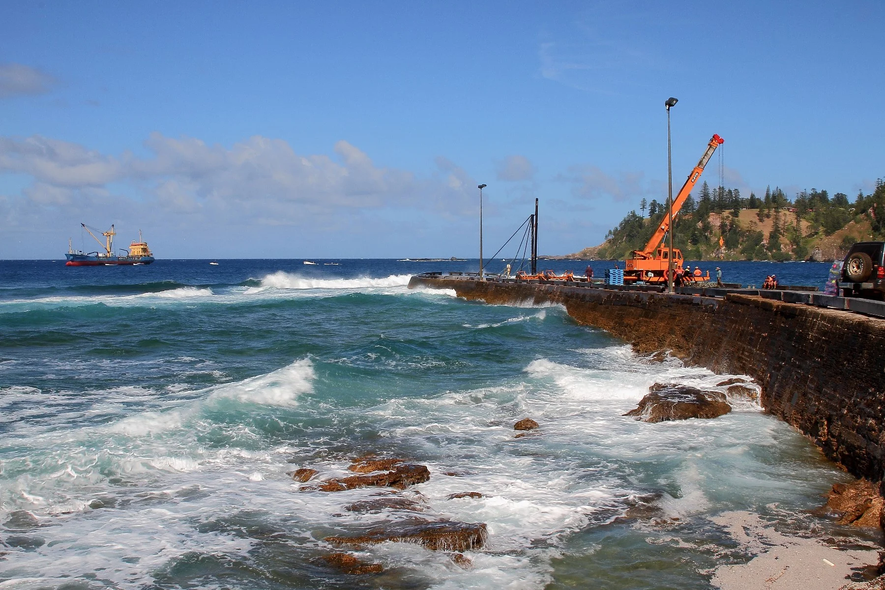 Norfolk Is,Unloading Supply Boat,493,-.JPG