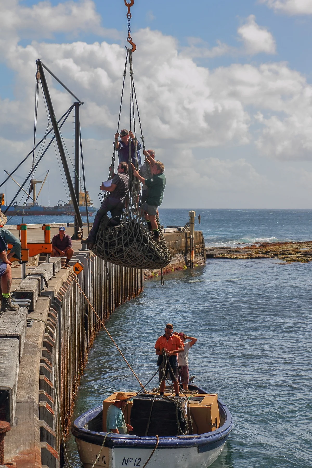 Norfolk Is,Unloading Supply Boat,538,-.JPG