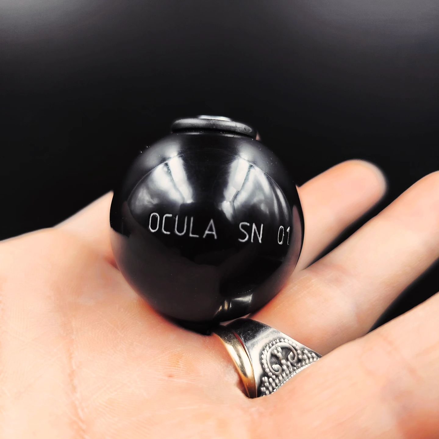 Get ready for this one of a kind microphone.
ＯＣＵＬＡ － ＯＵＴ ＳＯＯＮ
.
.
.
#audio #engineering #studio #electronics #recording #audioengineering #madeinitaly #microphone #proaudio #sounddesign #recordingstudio #audiogear #studiolife #miccheck #musicproducti