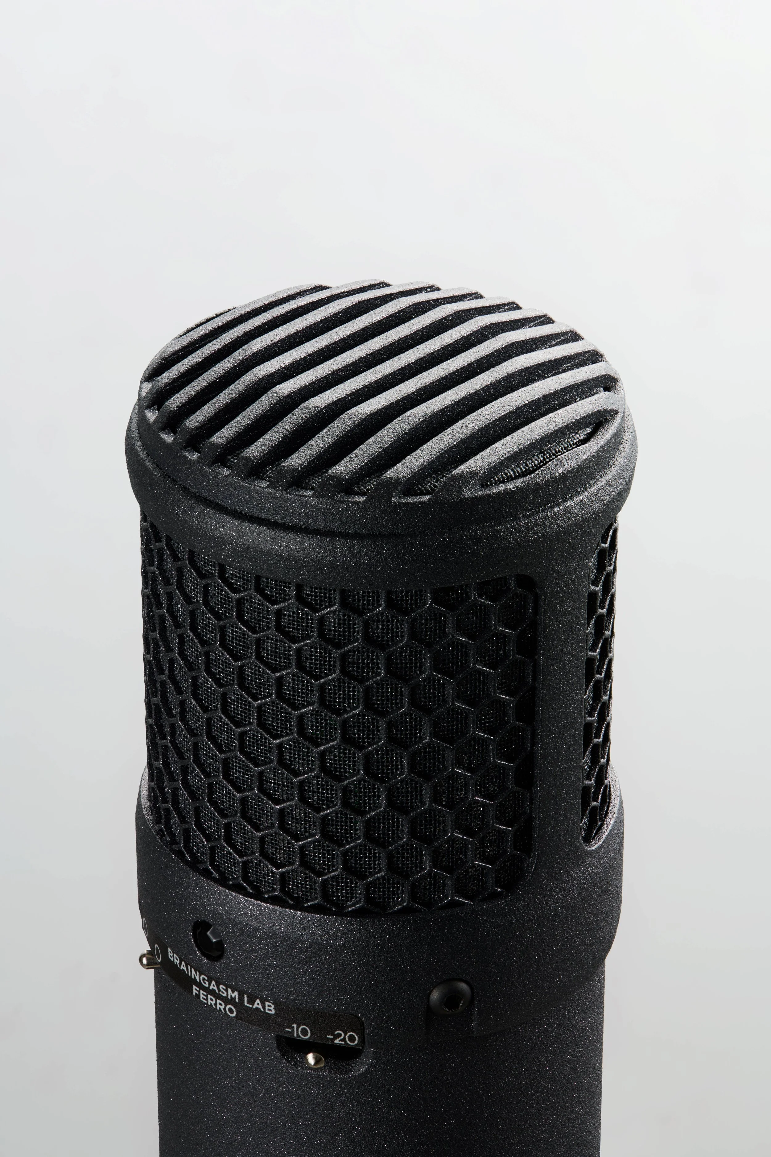 Braingasm_Large_Diaphragm_Studio_Condenser_Microphone_Ferro_3.jpg
